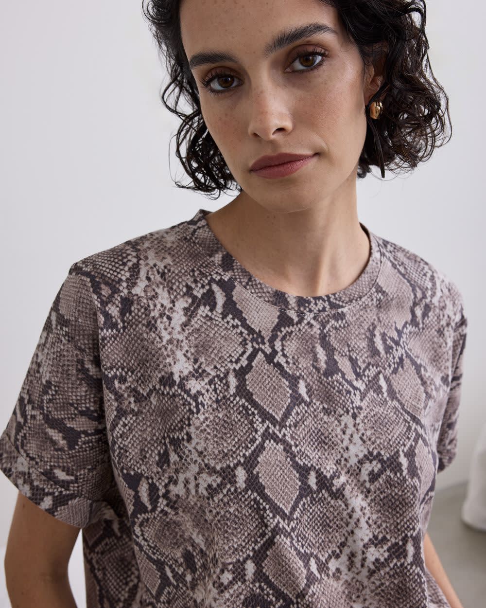 Extended-Sleeve Crew-Neck T-Shirt - Image 5