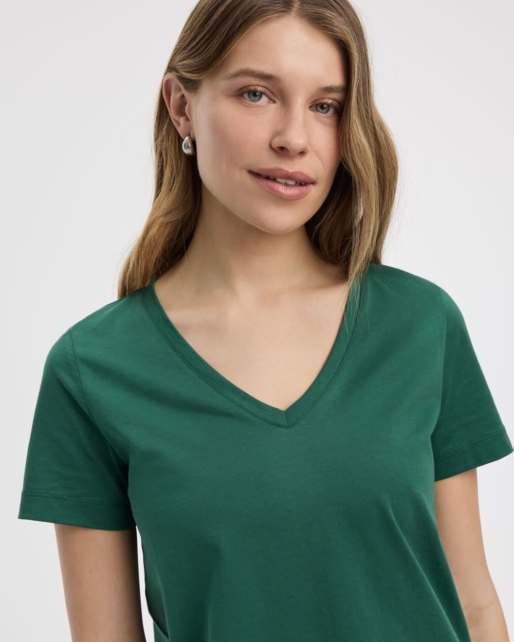 Boyfriend V-Neck T-Shirt - R Essentials - Image 12