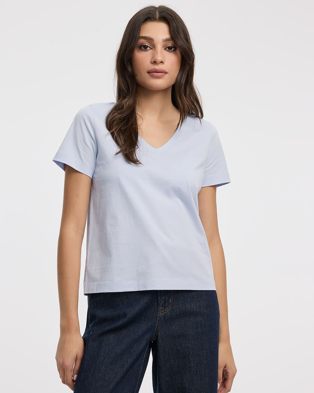 Boyfriend V-Neck T-Shirt - R Essentials - Image 13