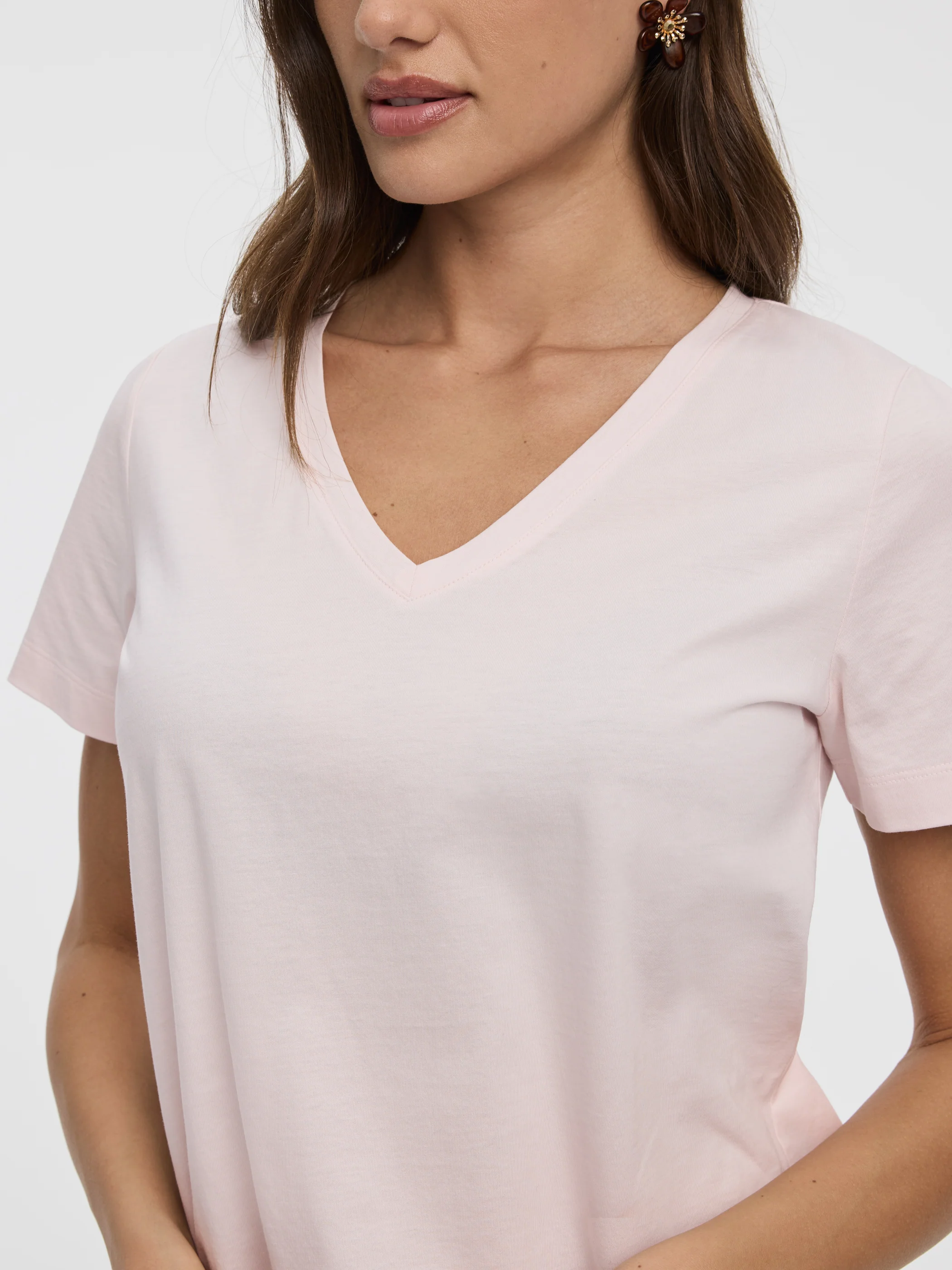 Boyfriend V-Neck T-Shirt - R Essentials - Image 22