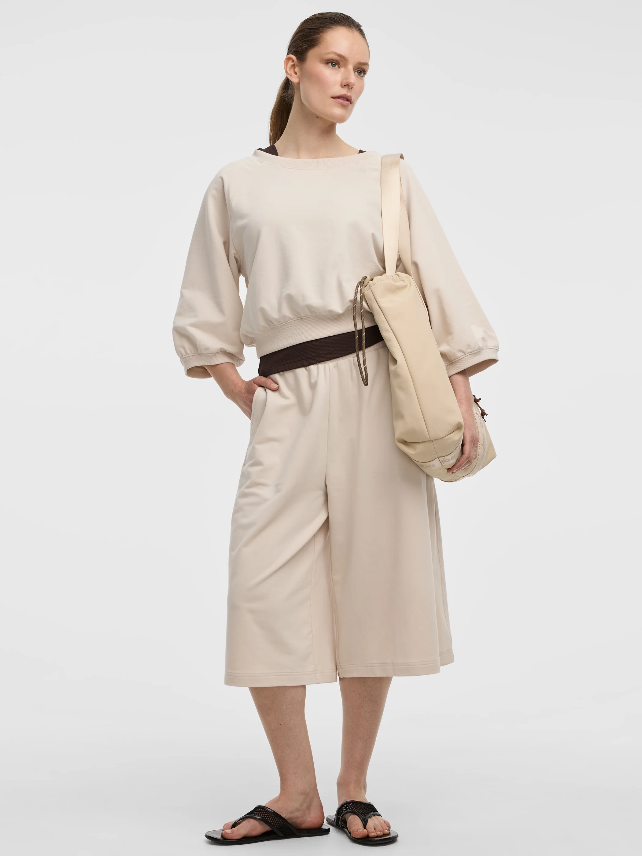 Cropped Flowy Pants - Image 5
