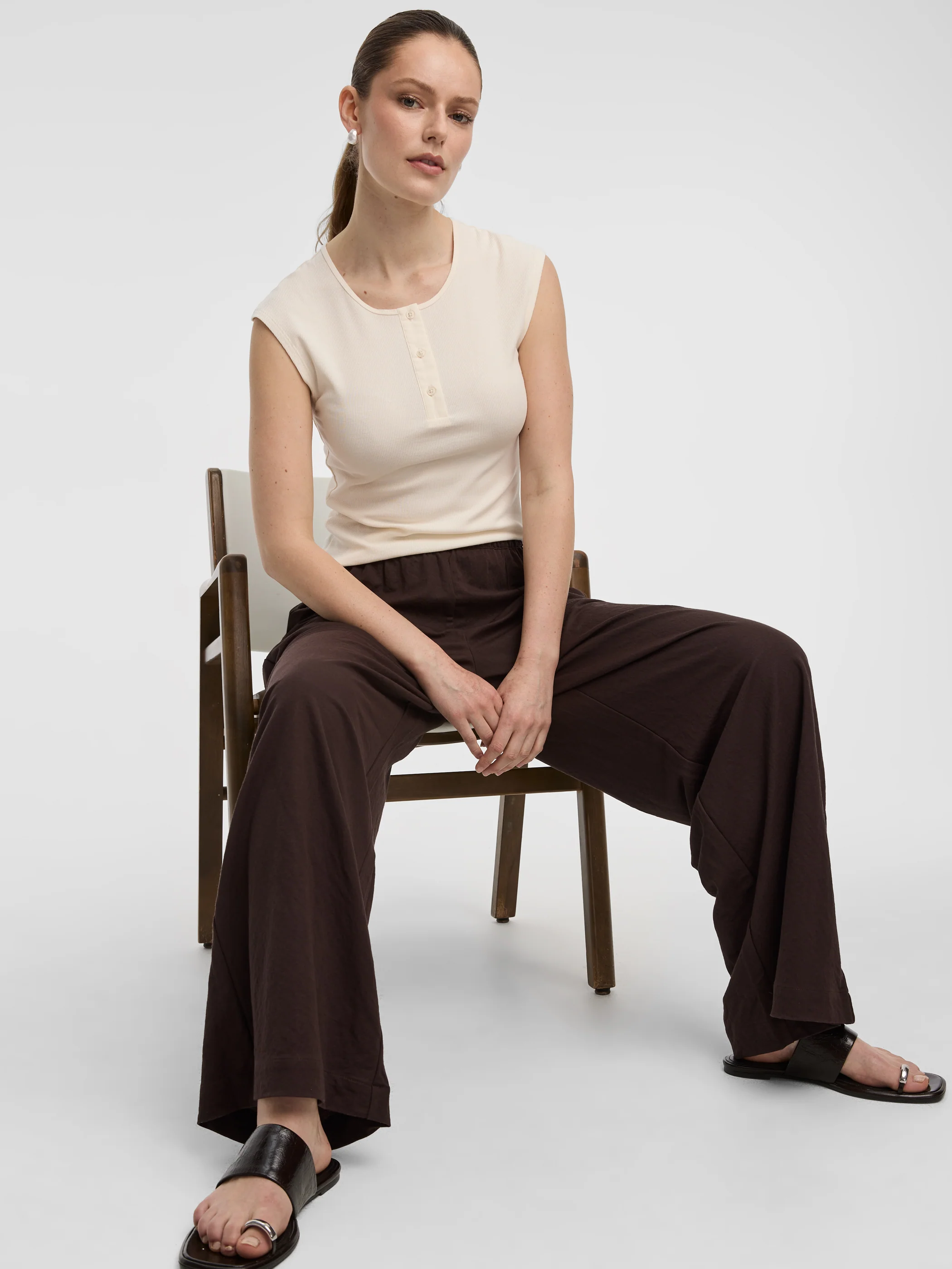 Wide-Leg High-Rise Pull-On Piqué Pant - Image 10