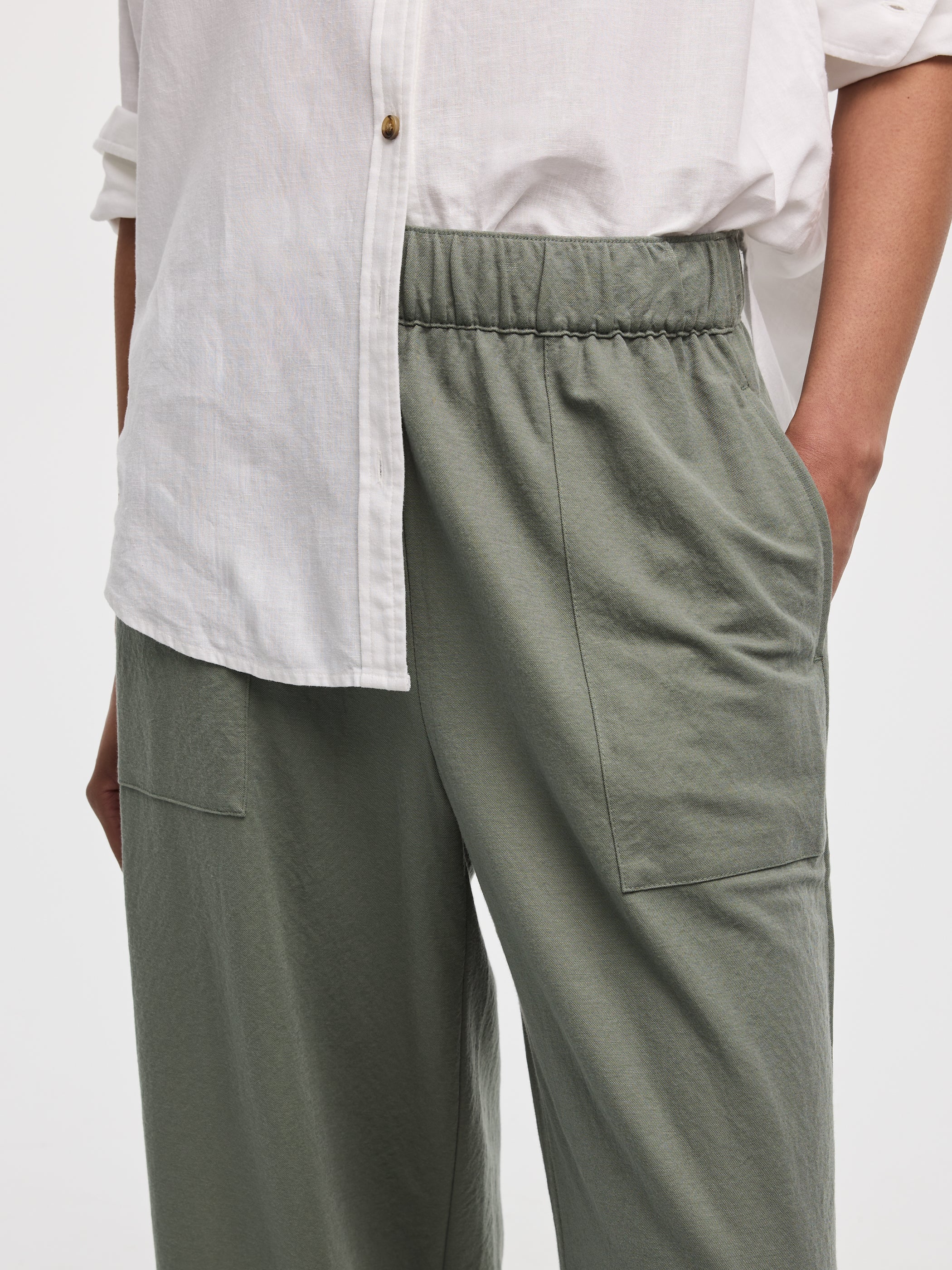 Wide-Leg High-Rise Pull-On Piqué Pant - Image 13