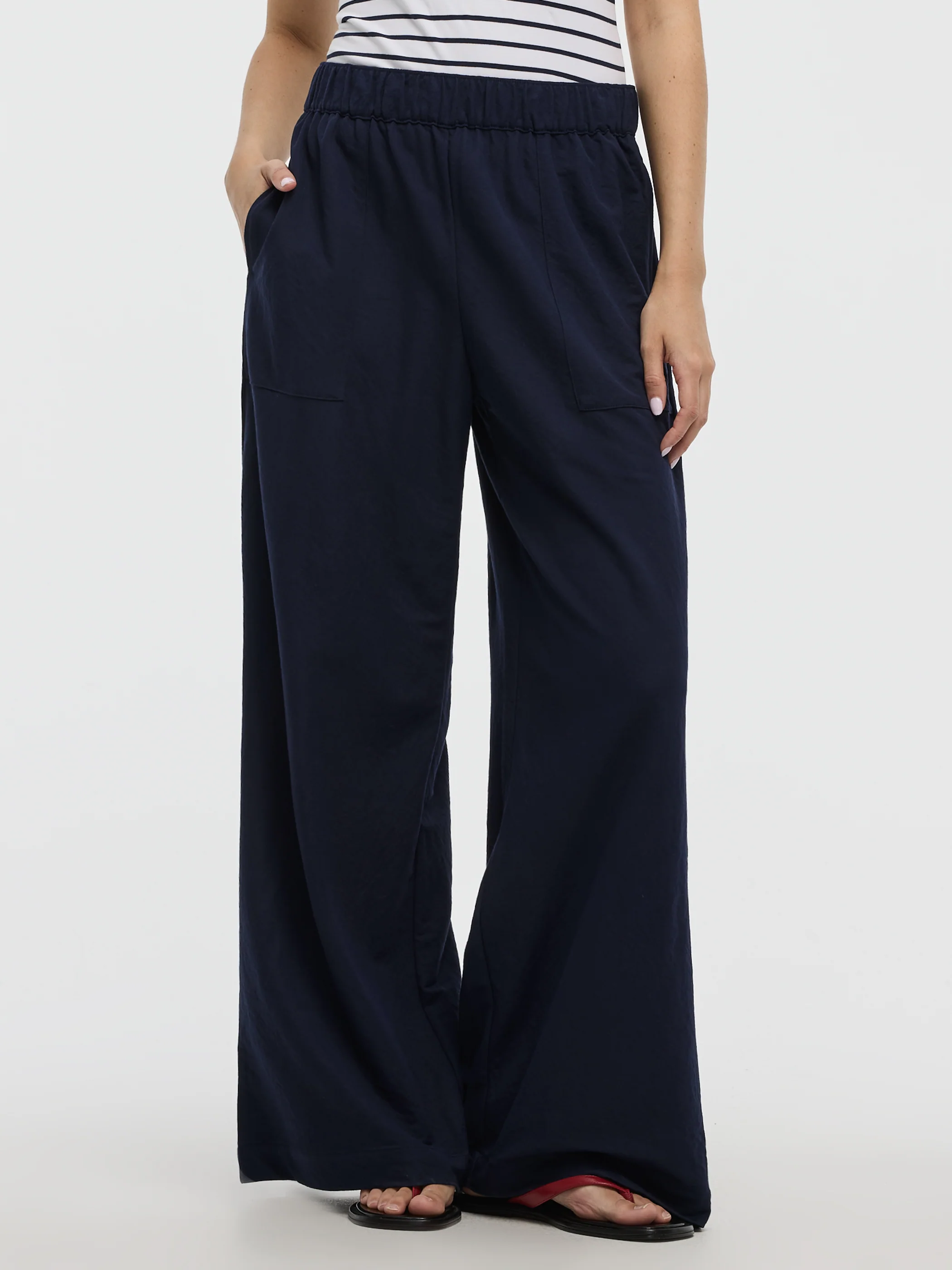Wide-Leg High-Rise Pull-On Piqué Pant - Image 17