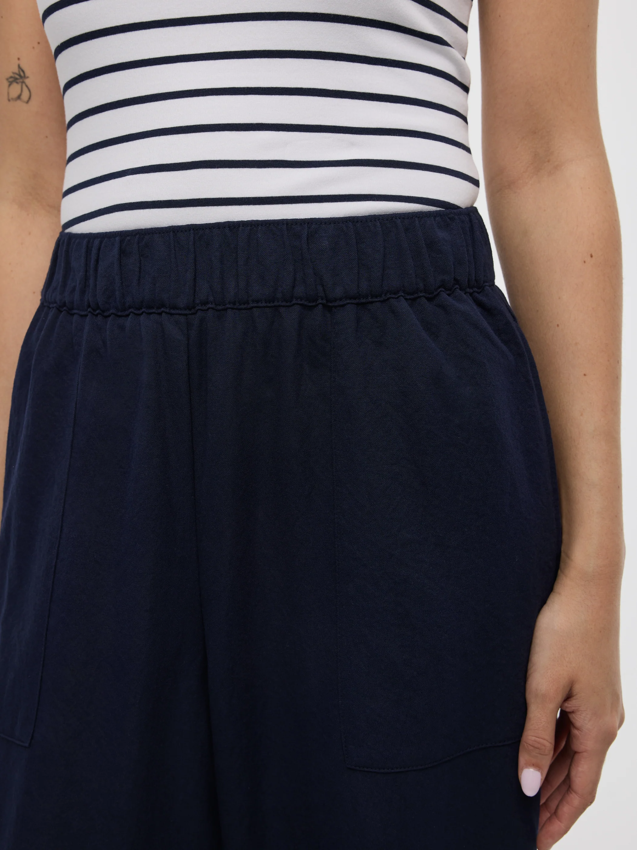 Wide-Leg High-Rise Pull-On Piqué Pant - Image 18