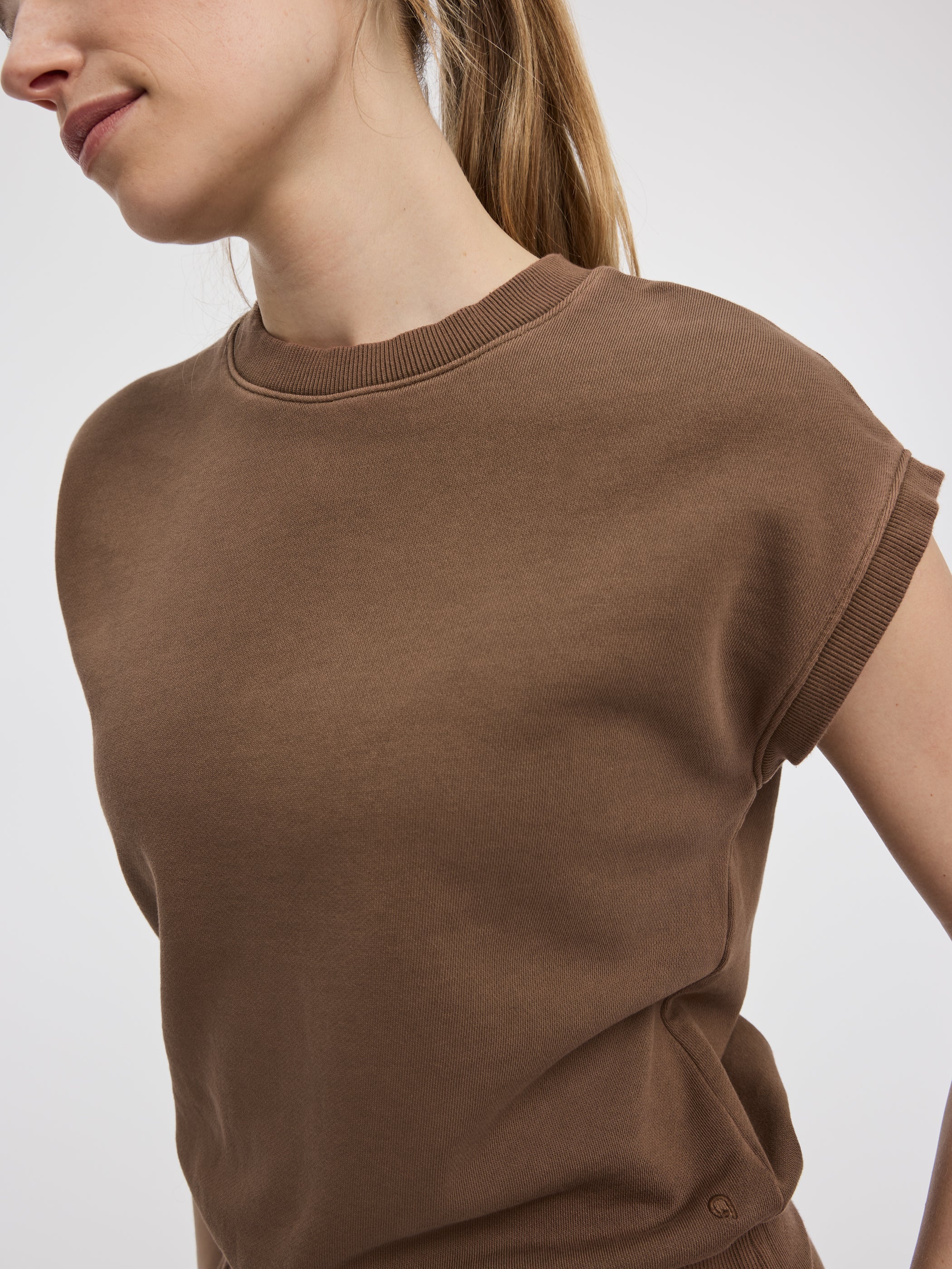 Extended-Sleeve Crew-Neck T-Shirt- Hyba - Image 2
