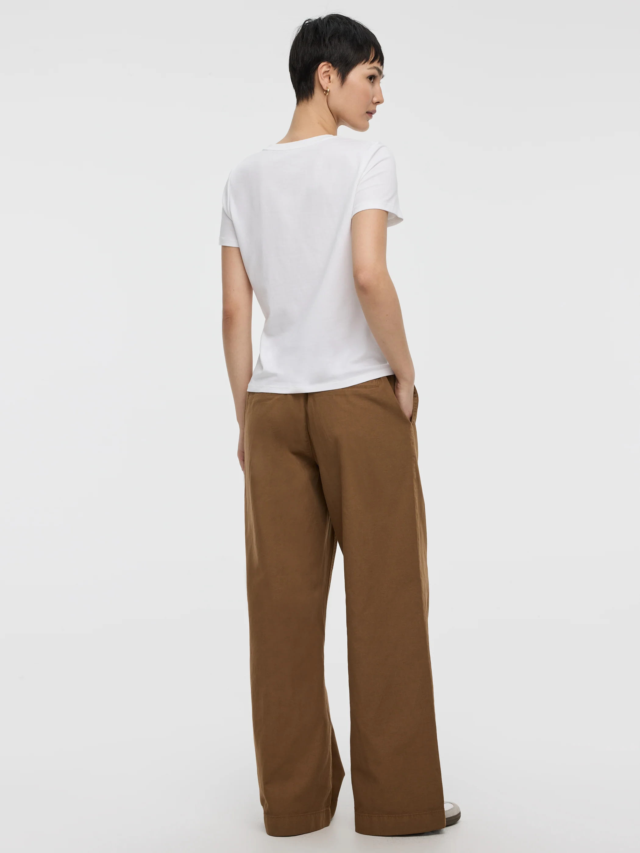 Crew-Neck Tee - R Essentials - Image 19