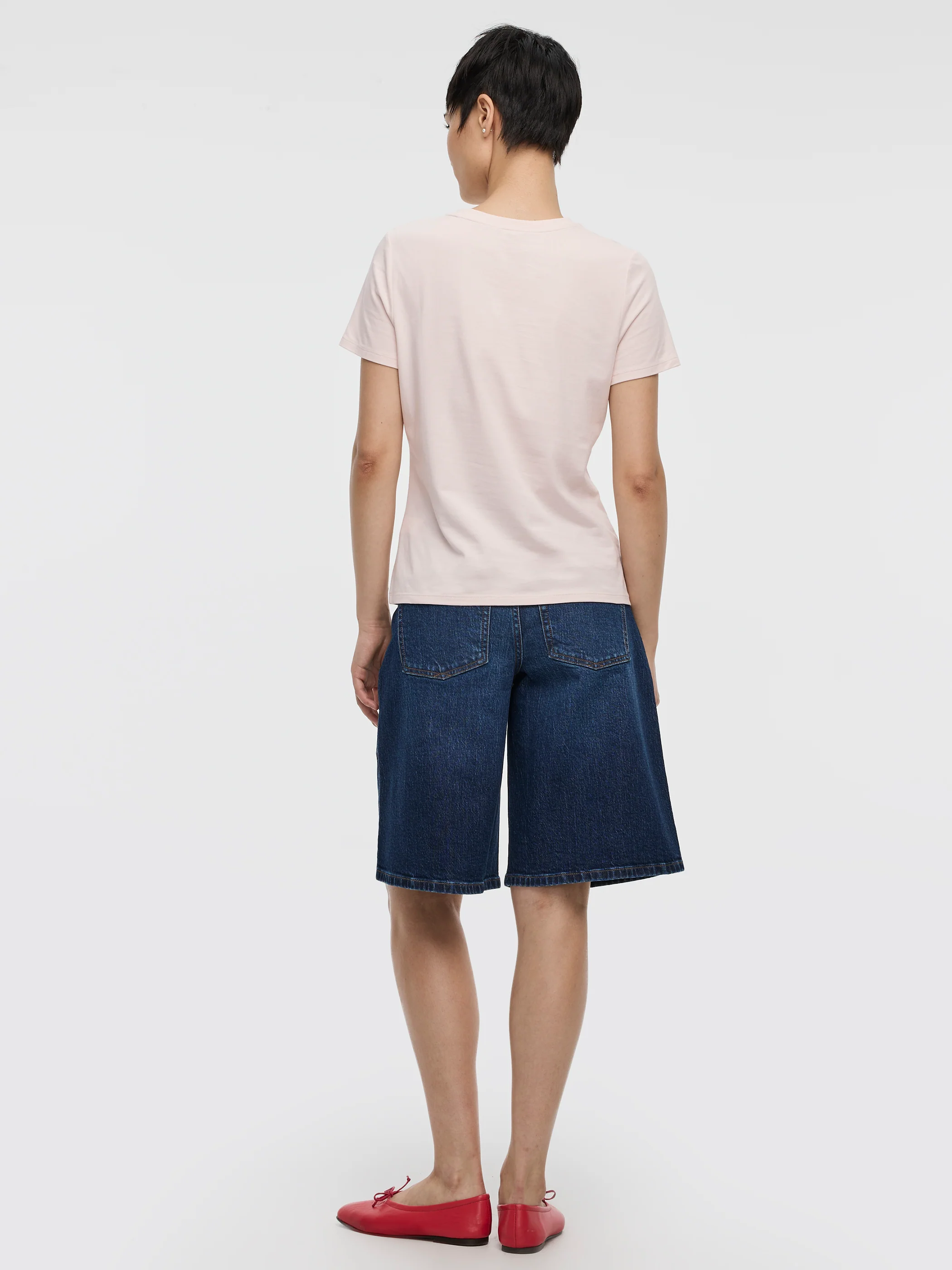 Crew-Neck Tee - R Essentials - Image 31