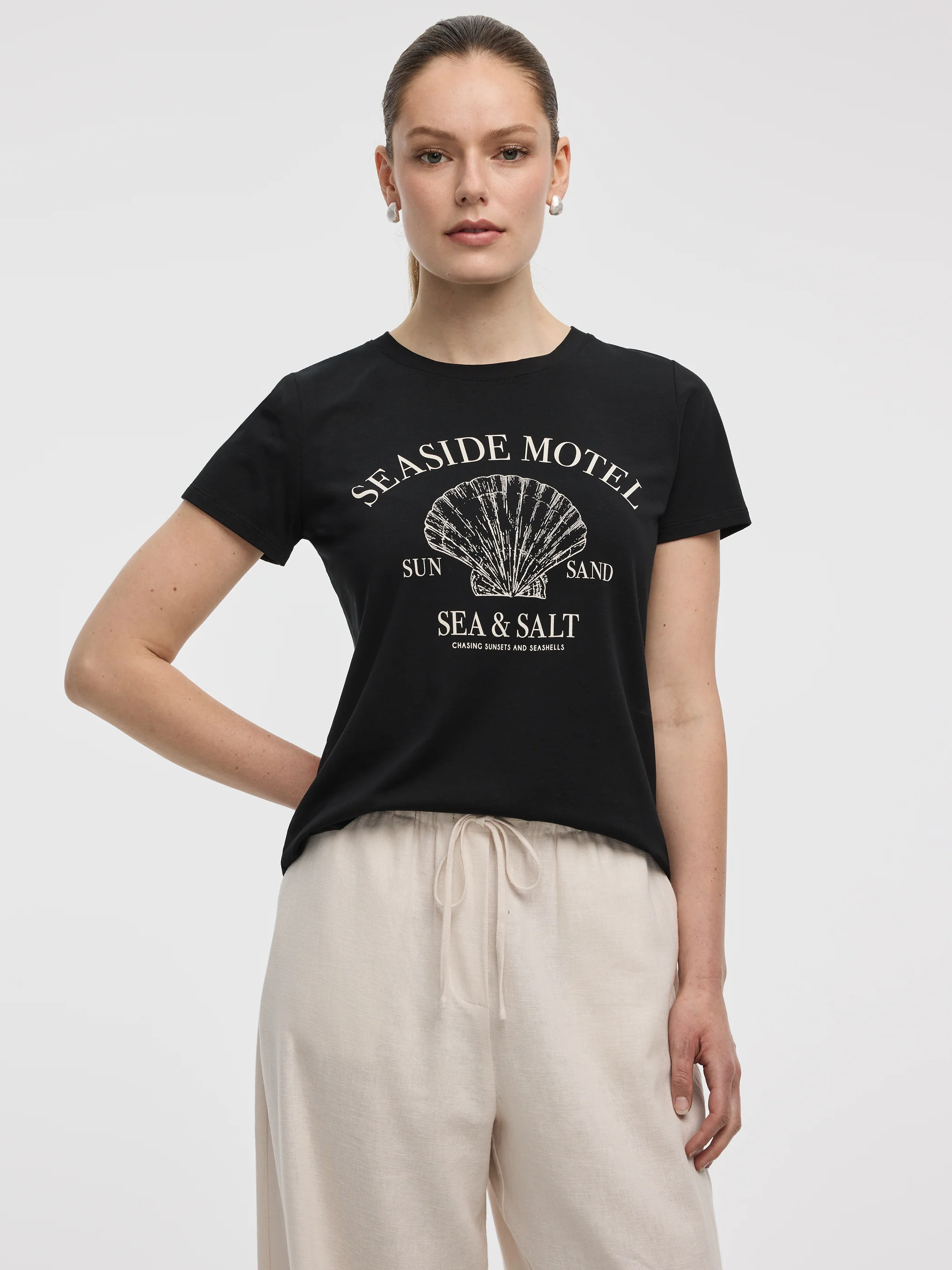 Crew-Neck Tee - R Essentials - Image 45