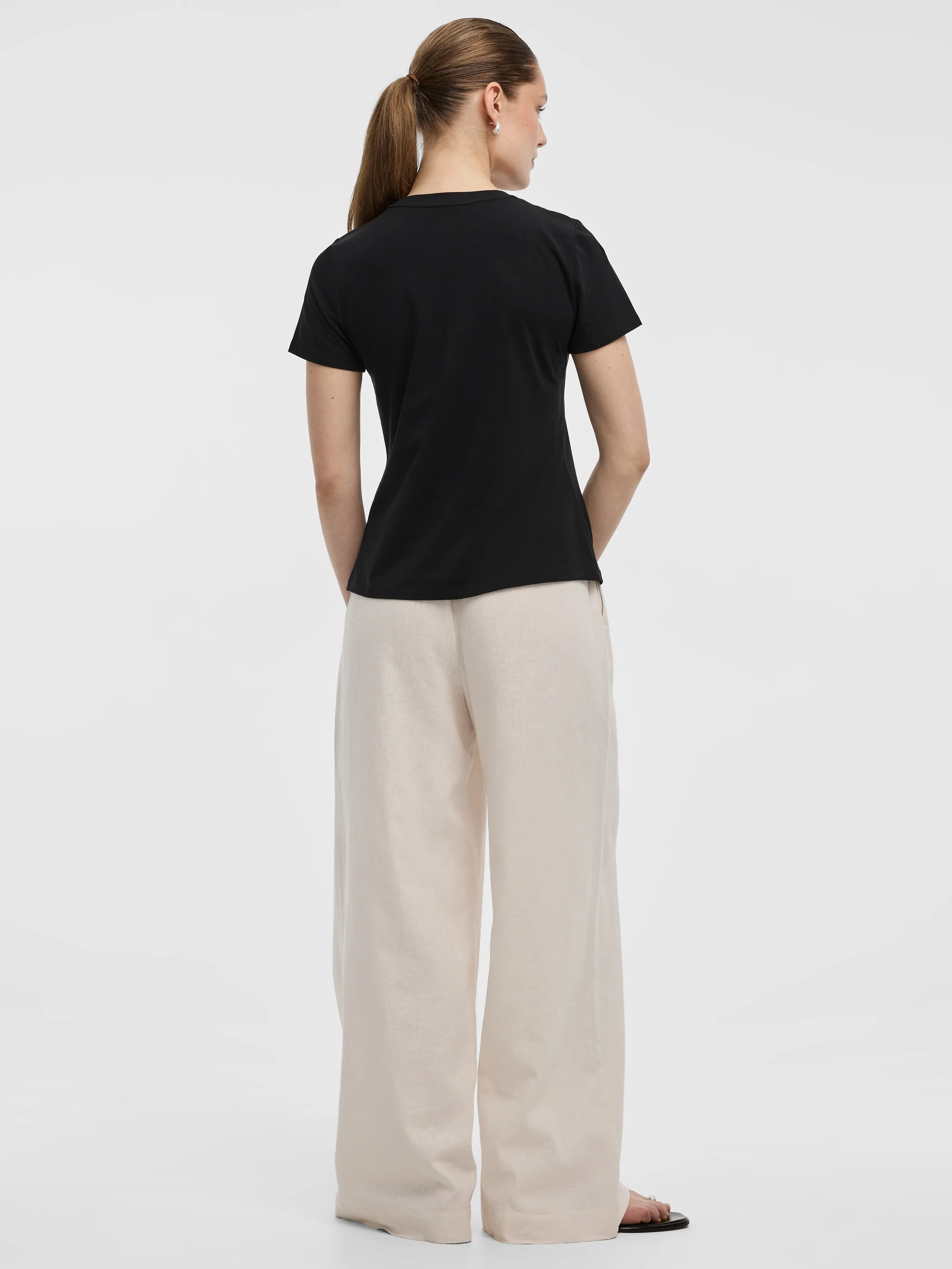 Crew-Neck Tee - R Essentials - Image 47