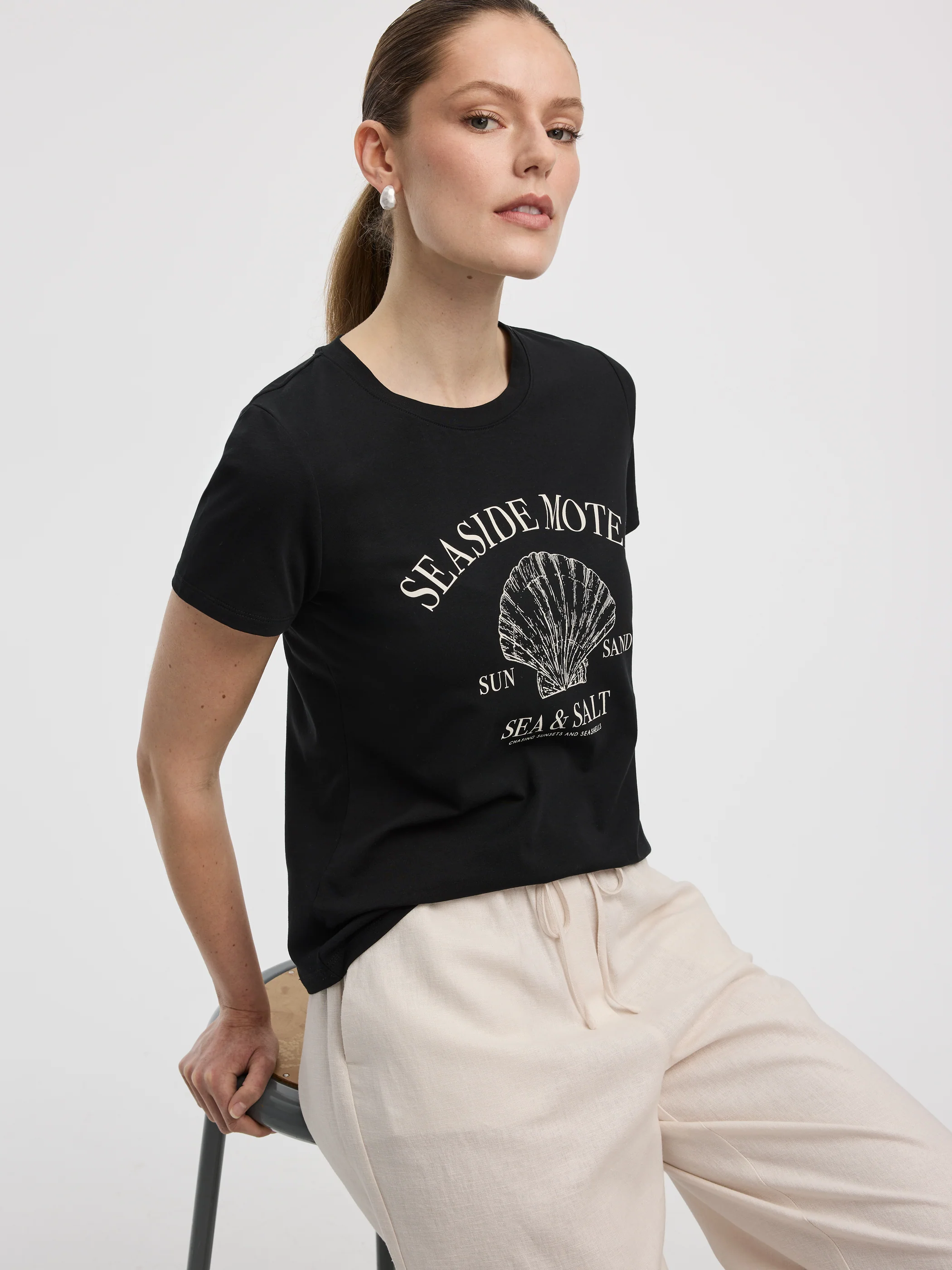 Crew-Neck Tee - R Essentials - Image 48