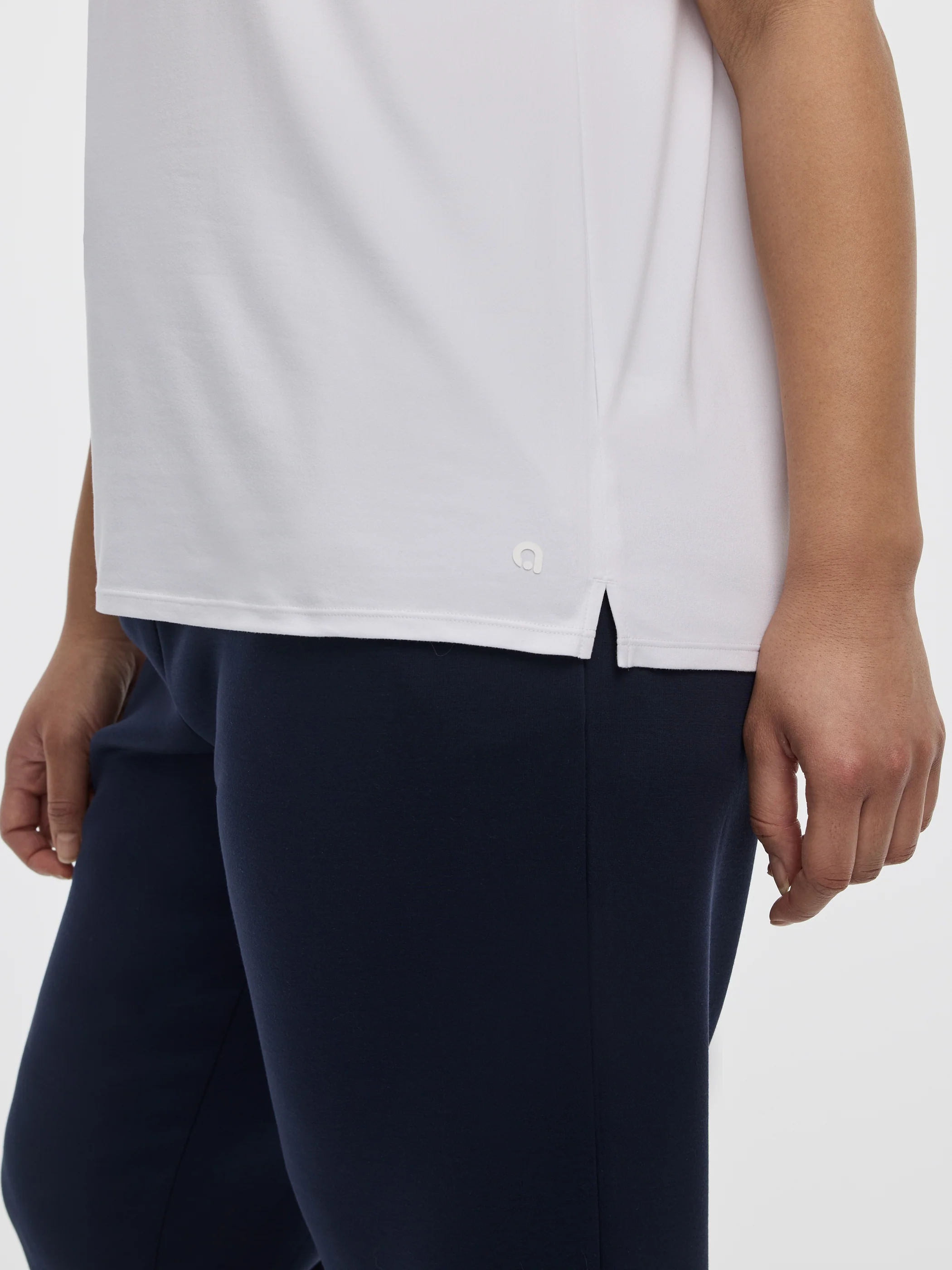 Crew-Neck T-Shirt - DRY-LUX (R) Hyba Essentials - Image 4