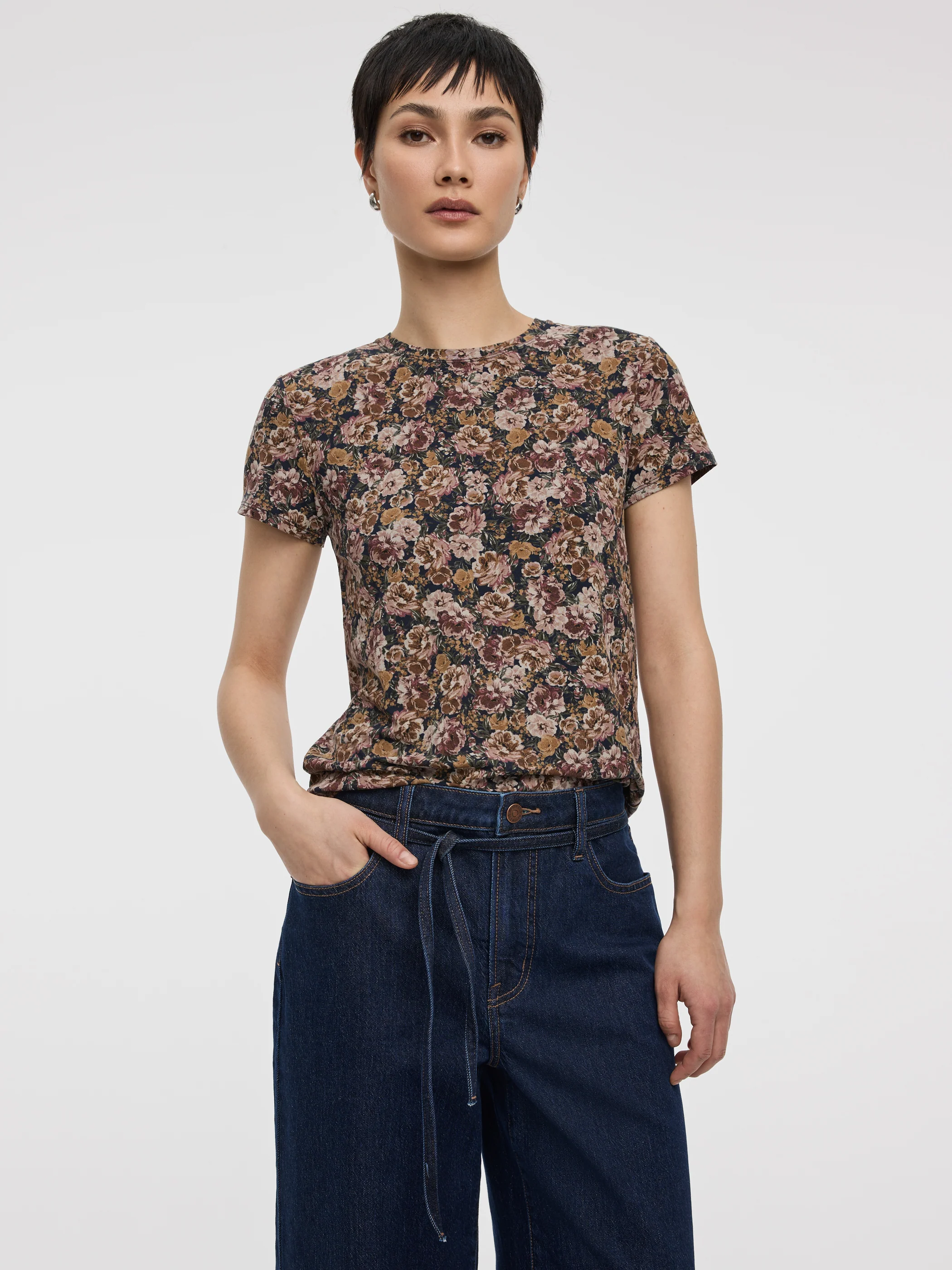 Crew-Neck Tee - R Essentials - Image 21
