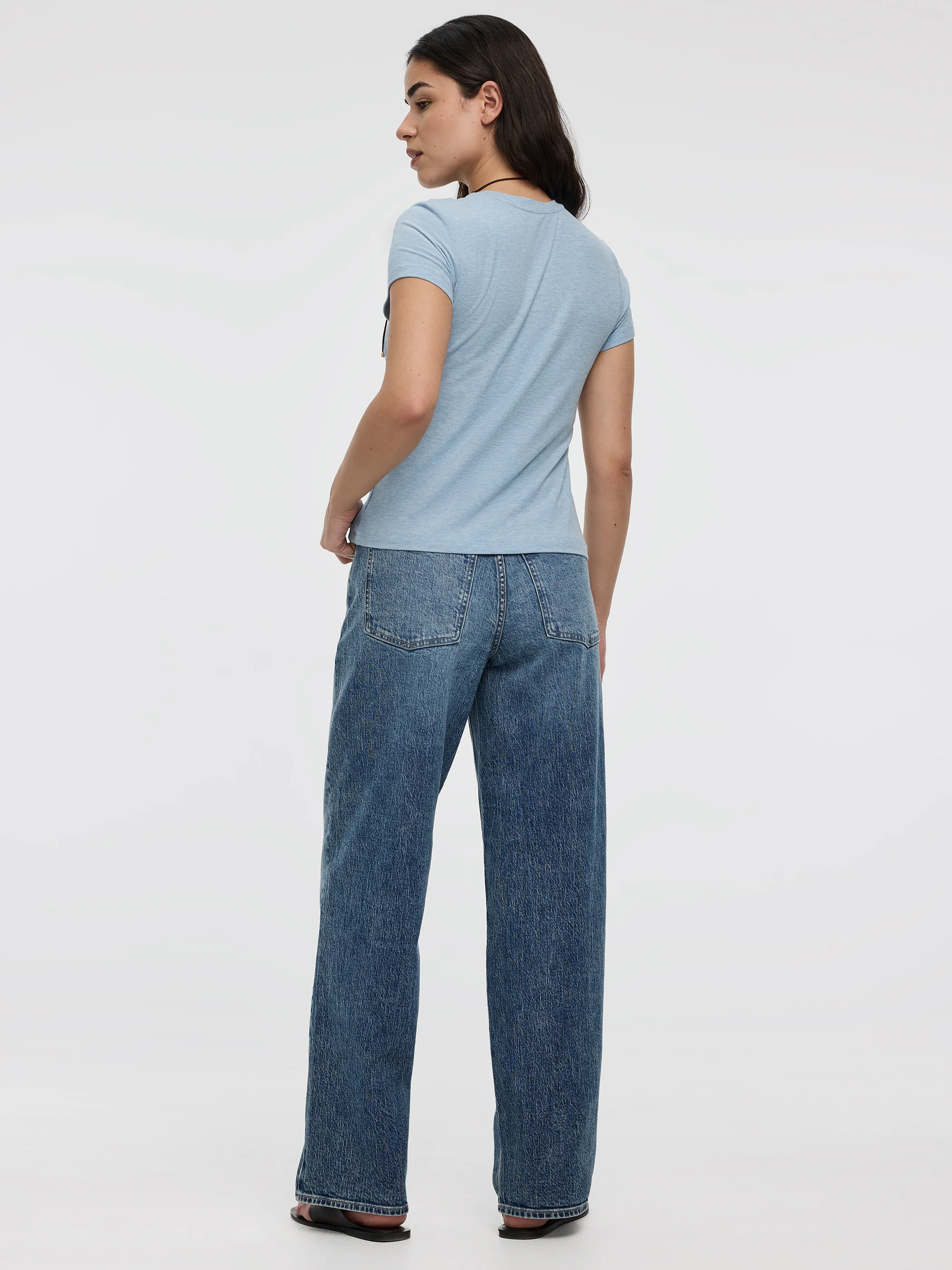 Fitted Crew-Neck Ribbed T-Shirt - R Essentials - Image 15