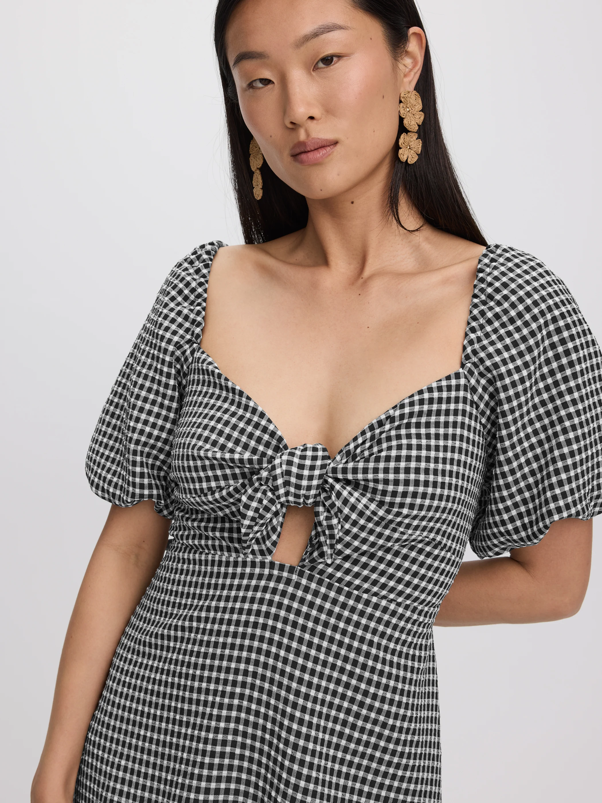 Short-Puffy-Sleeve Mini Dress with Sweetheart Neckline - Image 2