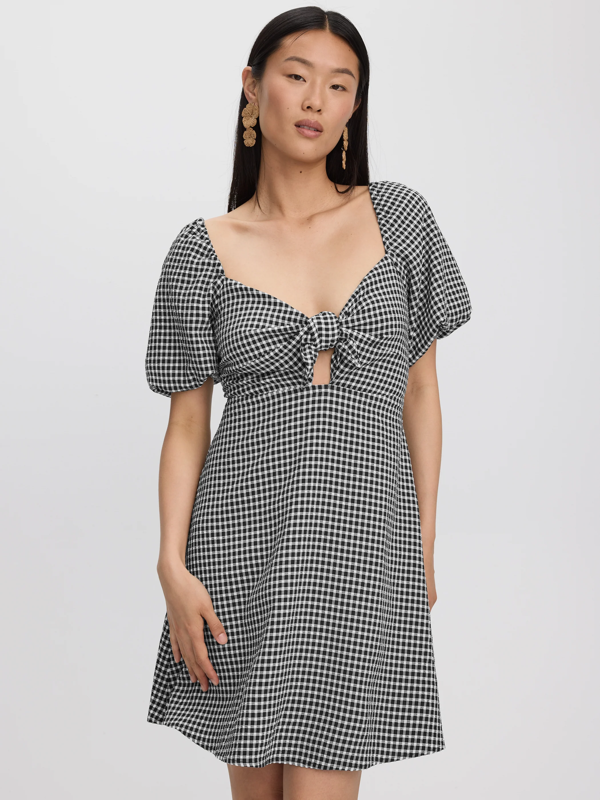 Short-Puffy-Sleeve Mini Dress with Sweetheart Neckline - Image 4