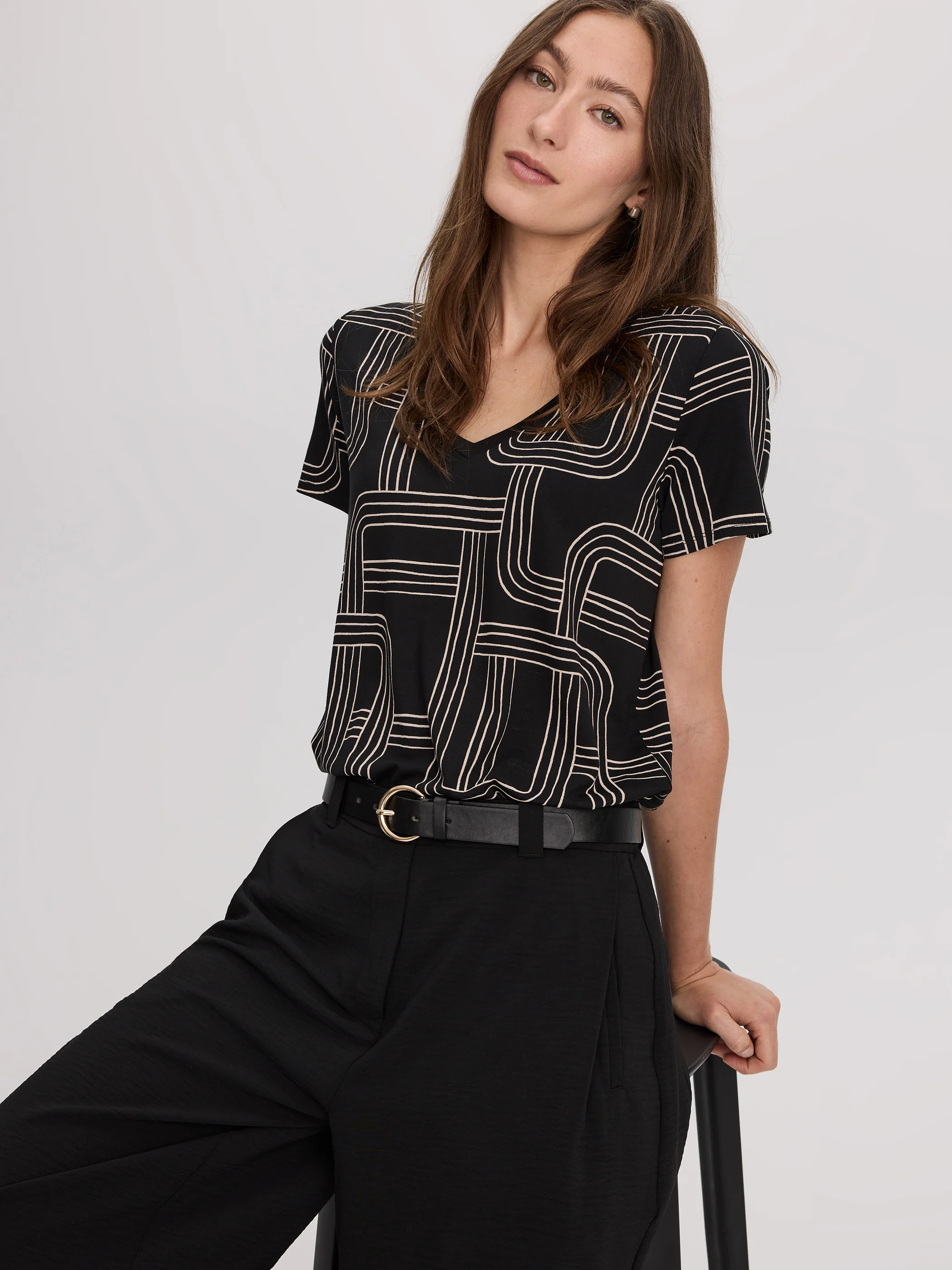 V-Neck Tee - R Essentials - Image 4