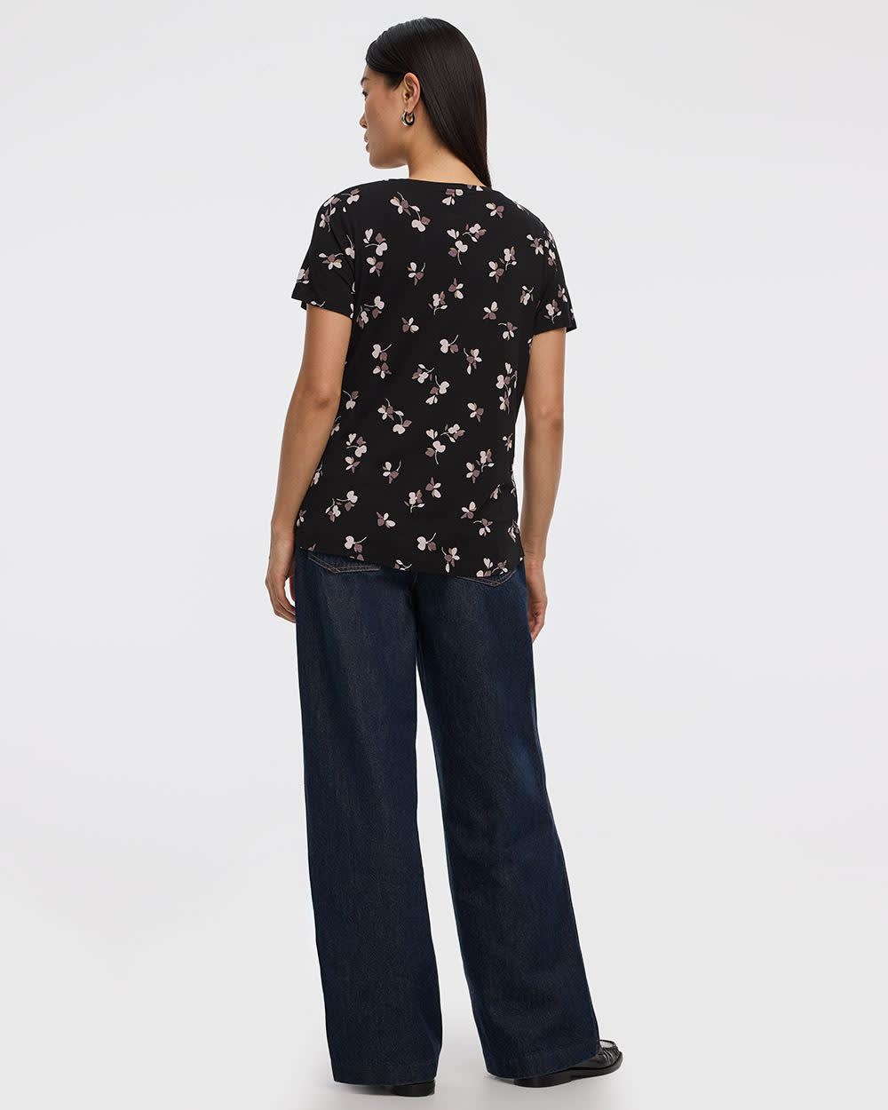 V-Neck Tee - R Essentials - Image 6