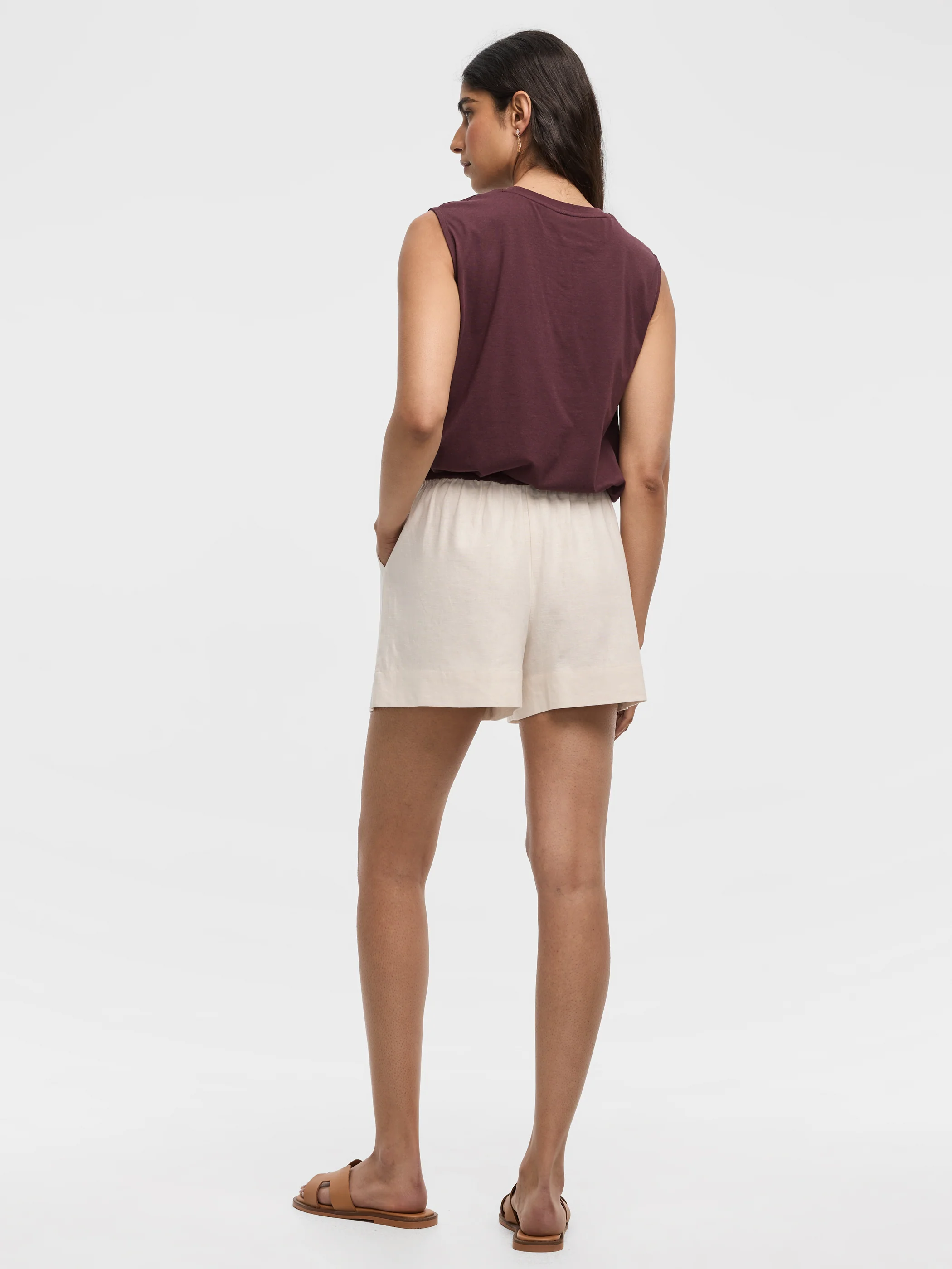 Crew-Neck Tank with Bubble Hem - Image 11