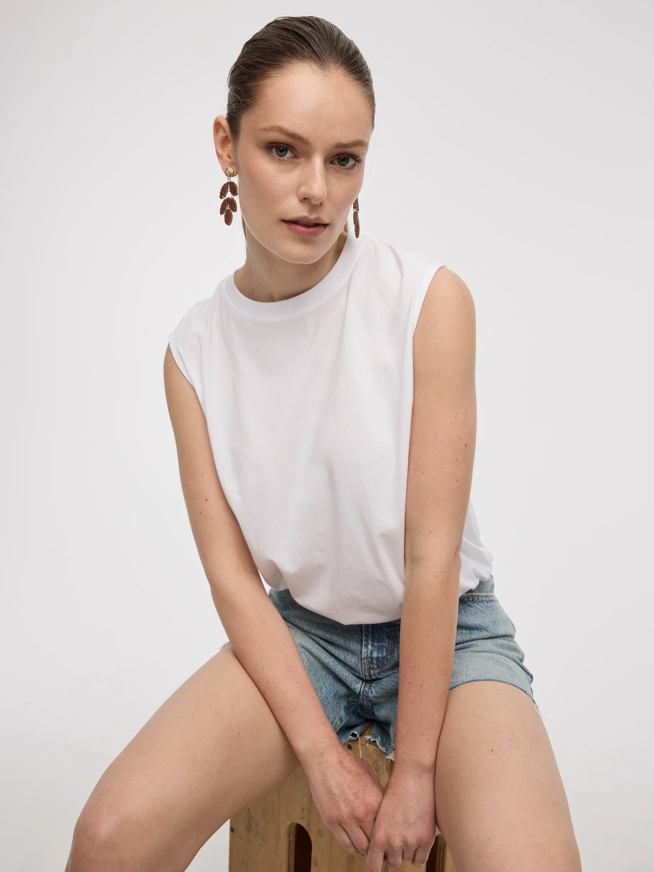 Crew-Neck Tank with Bubble Hem - Image 8