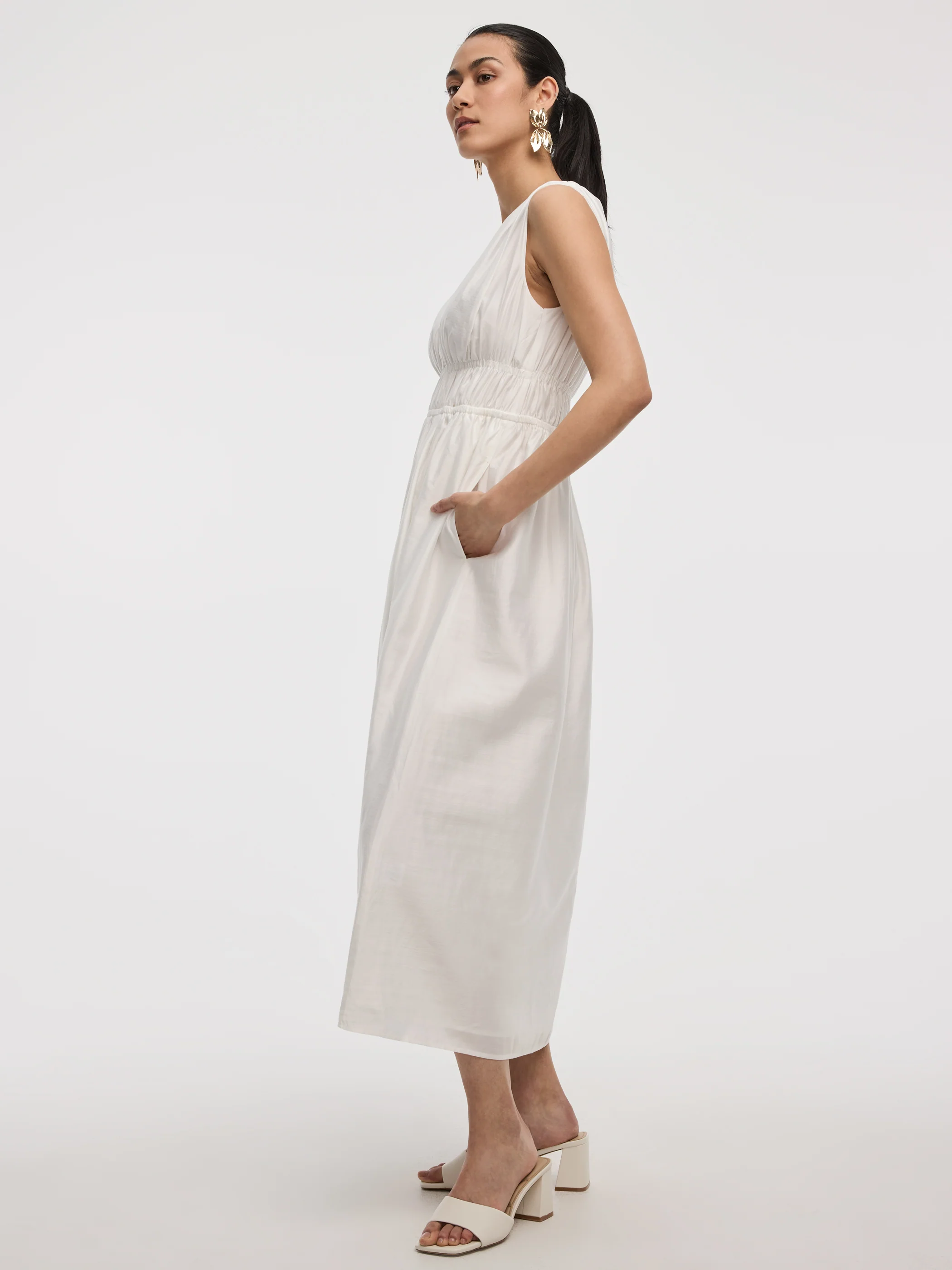 Sleeveless V-Neck Maxi Dress - Image 4