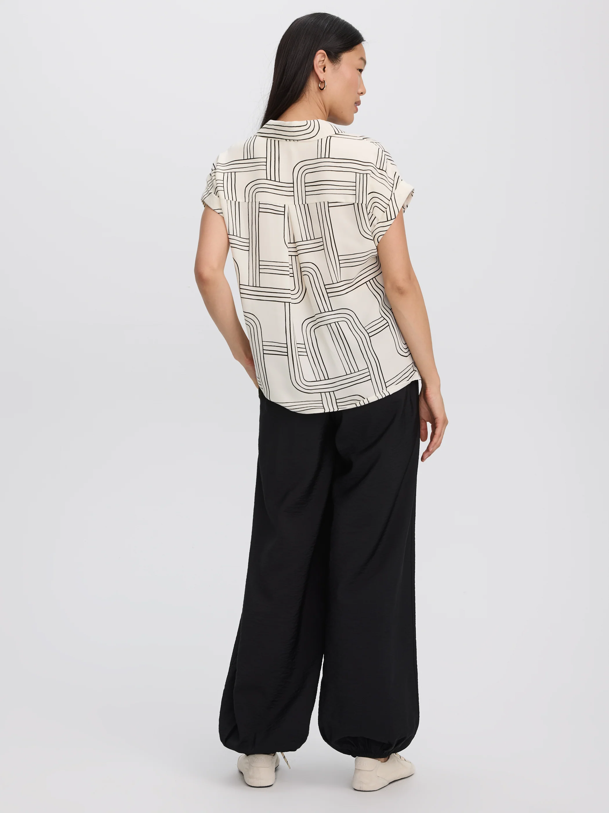 Extended-Sleeve V-Neck Flowy Blouse - R Essentials - Image 3