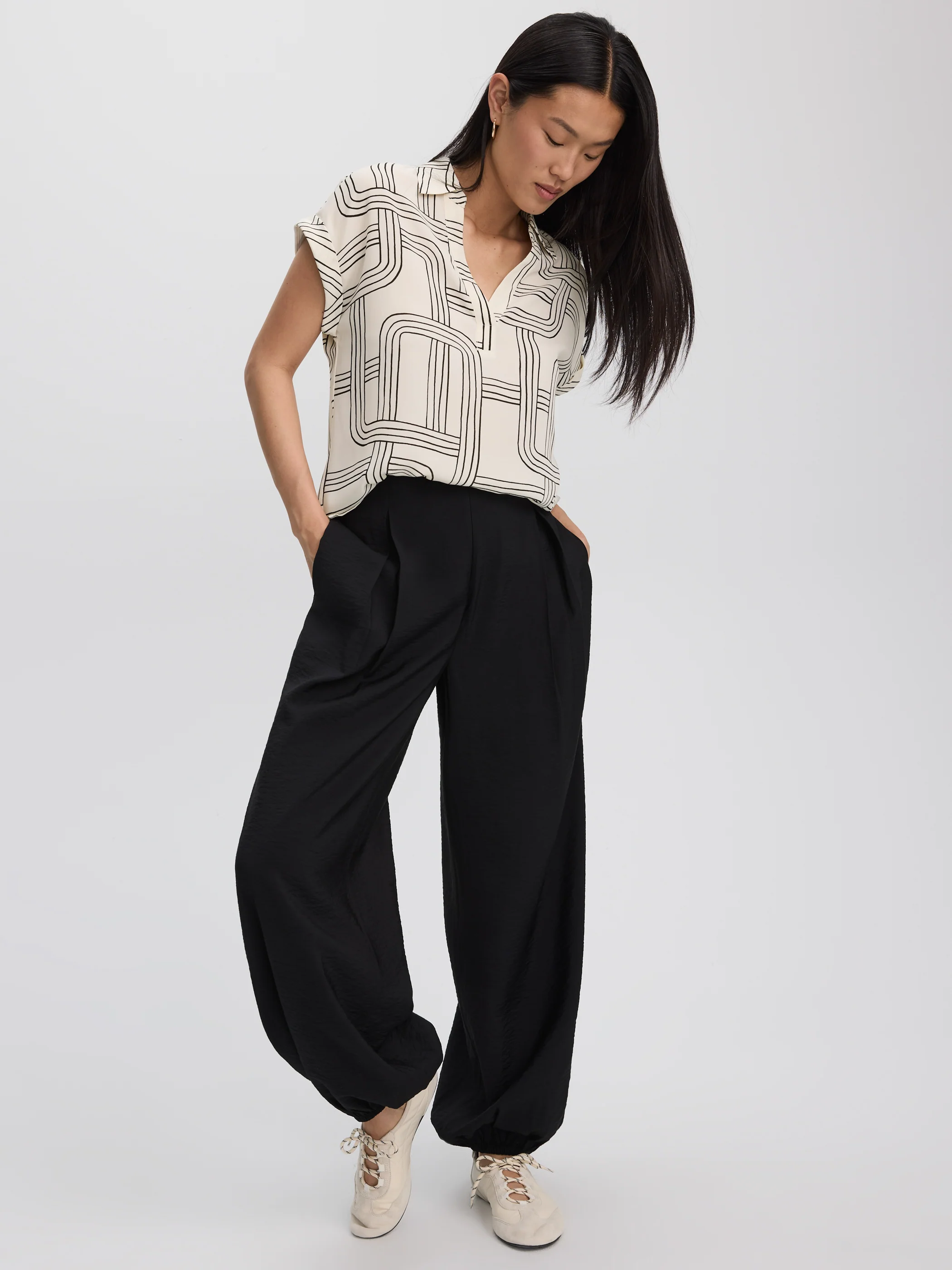 Extended-Sleeve V-Neck Flowy Blouse - R Essentials - Image 4