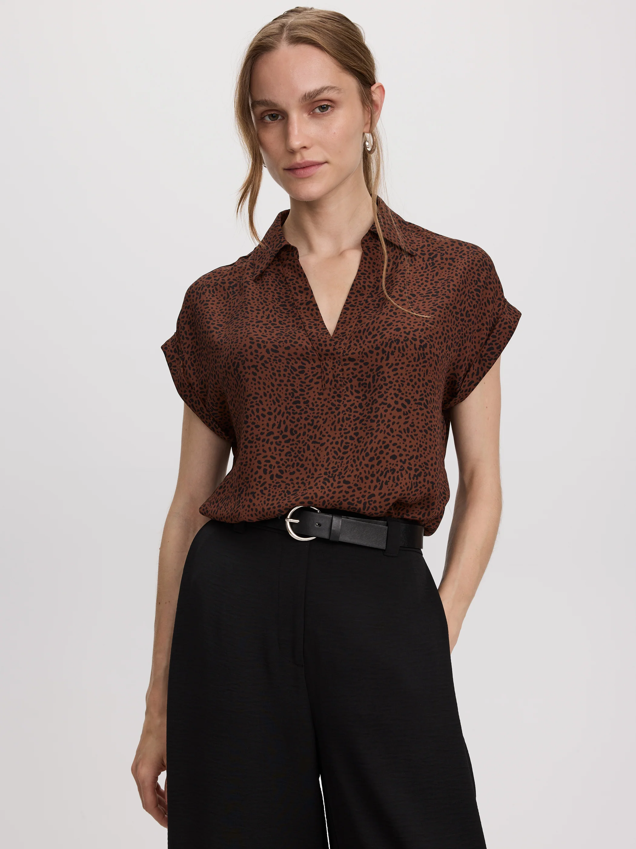 Extended-Sleeve V-Neck Flowy Blouse - R Essentials - Image 5