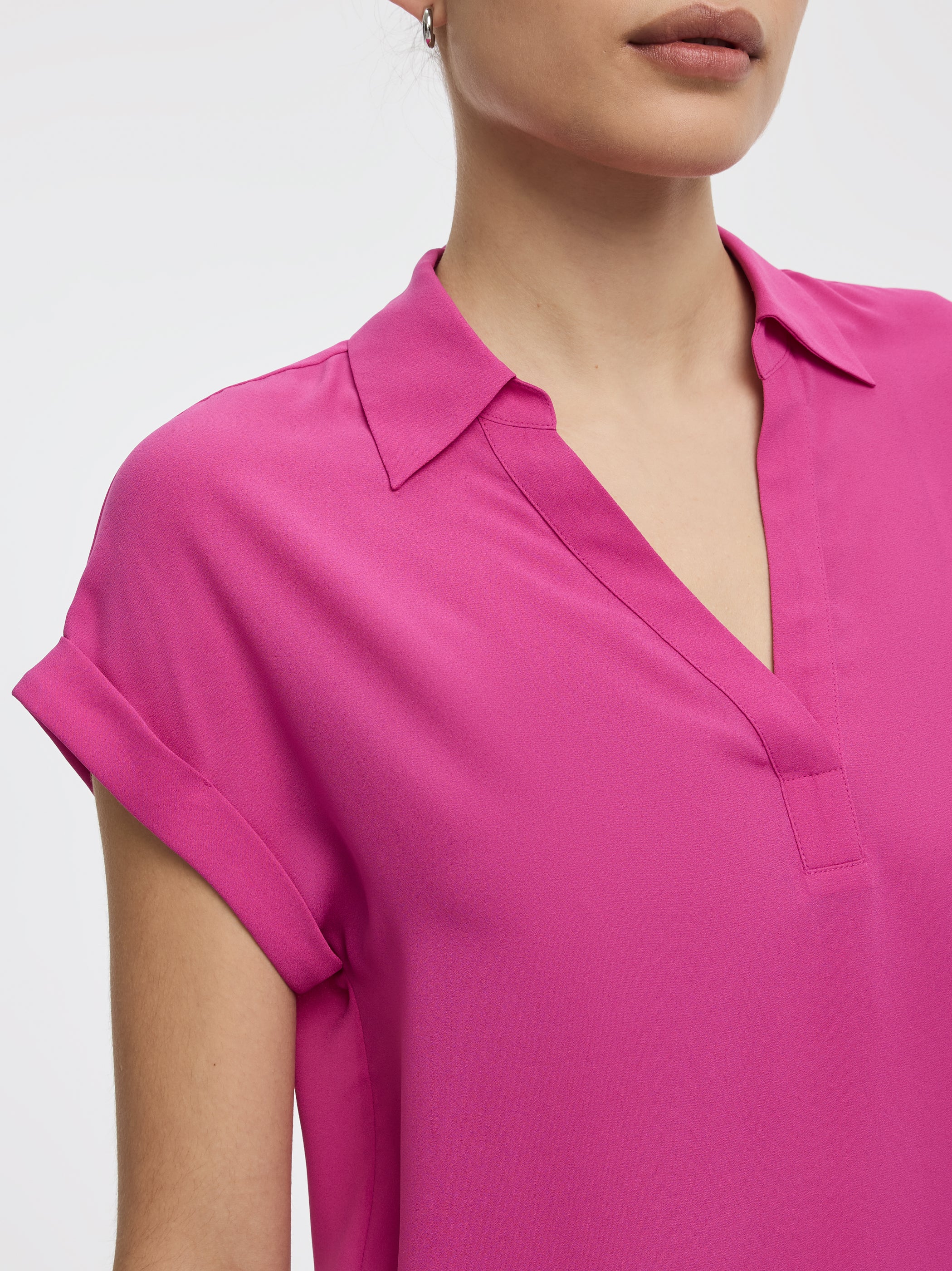 Extended-Sleeve V-Neck Flowy Blouse - R Essentials - Image 14