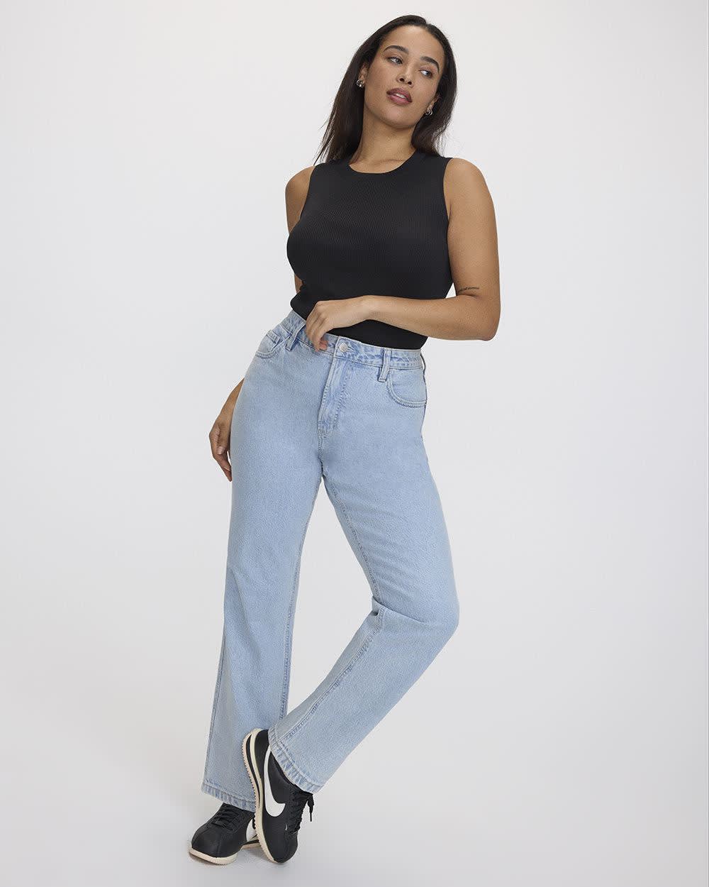 Straight-Leg Mid-Rise Jean - The Classic - Curvy Fit - Image 4