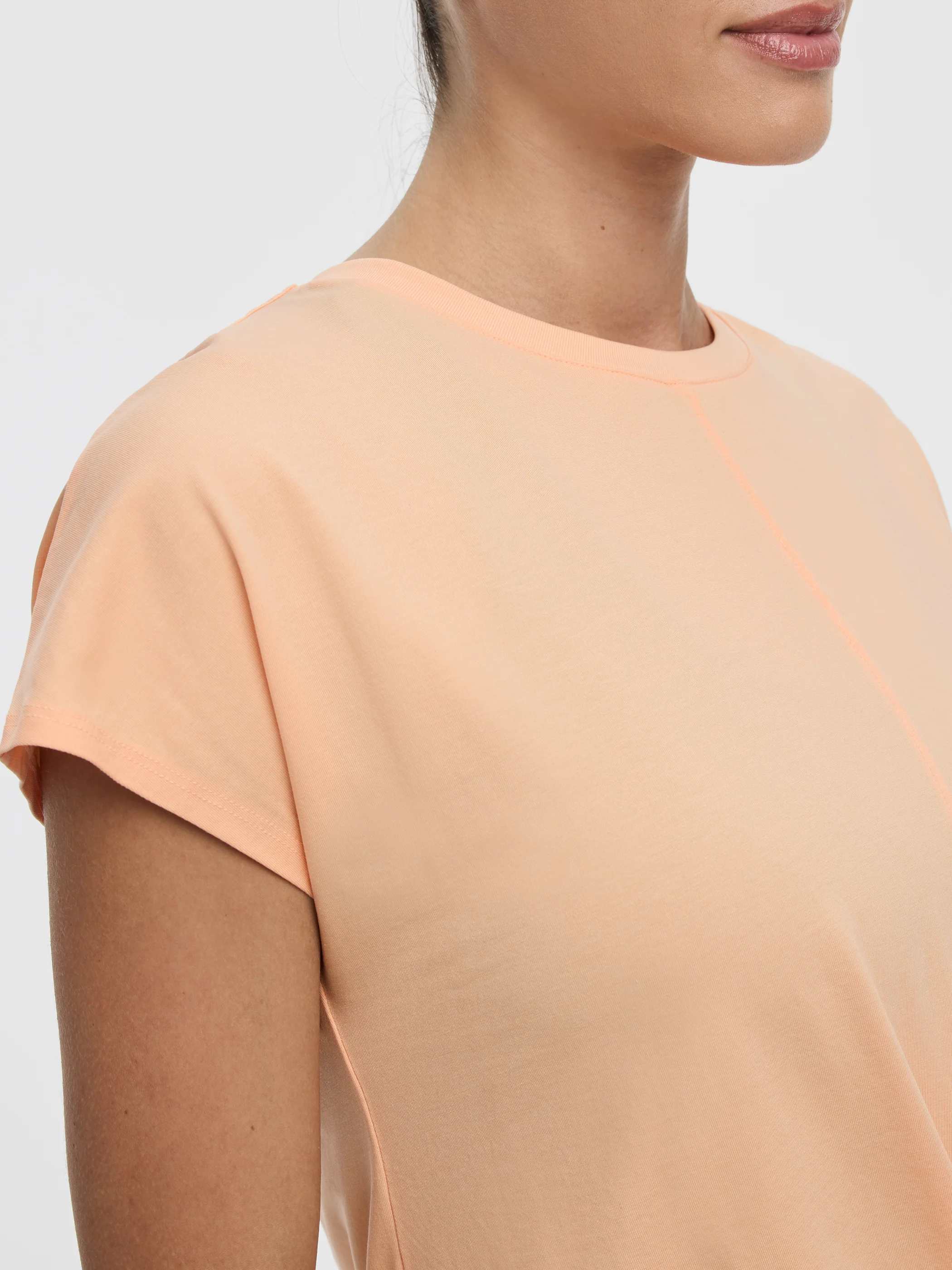 Crew-Neck T-Shirt with Twisted Front - Hyba - Image 2