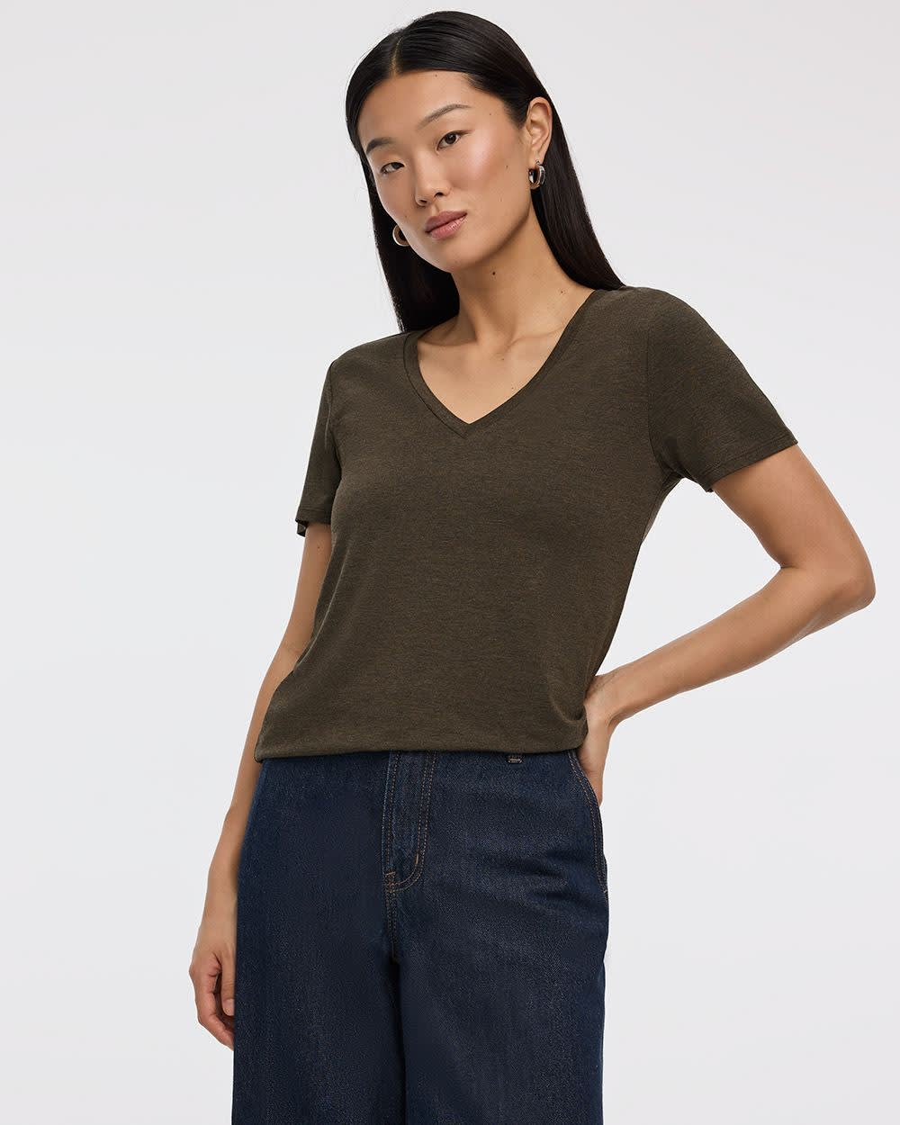 V-Neck Tee - R Essentials - Image 21