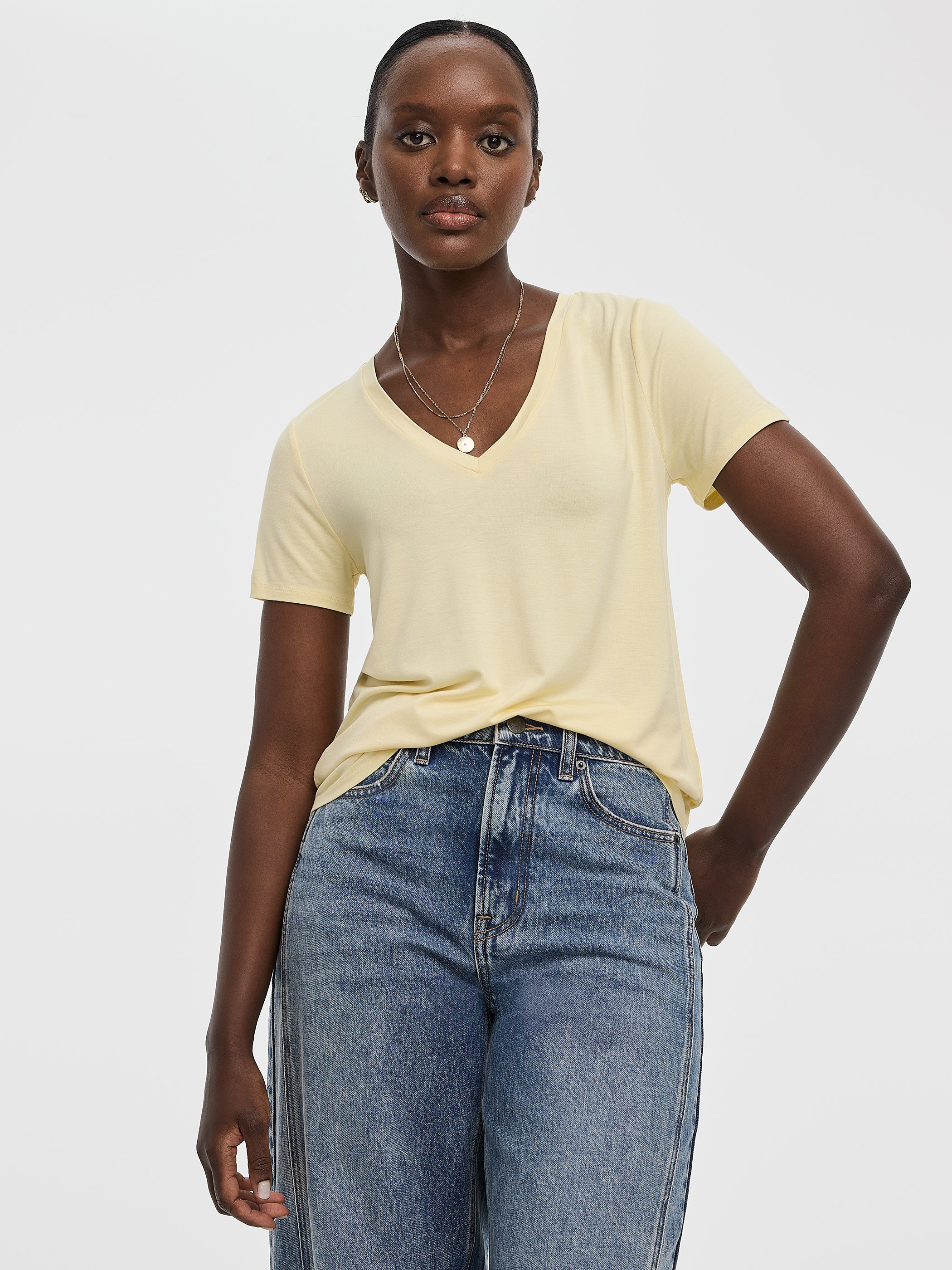 V-Neck Tee - R Essentials - Image 41