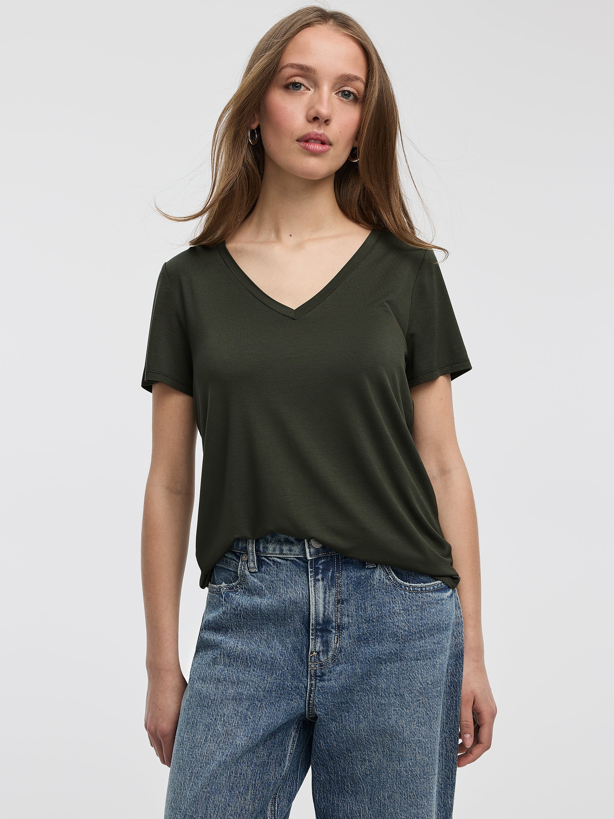 V-Neck Tee - R Essentials - Image 5