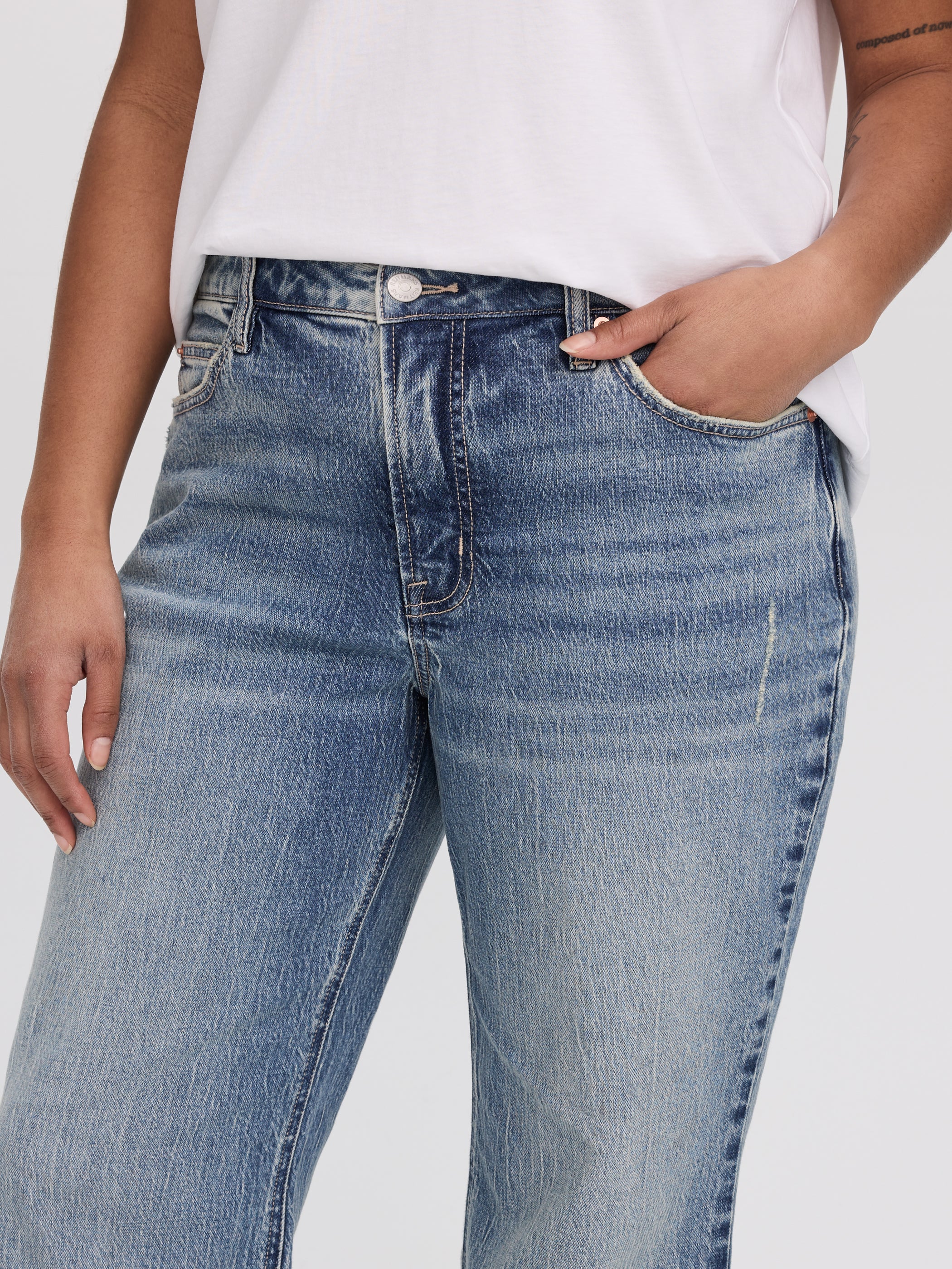 Flare-Leg Mid-Rise Jean - Curvy Fit - Image 4