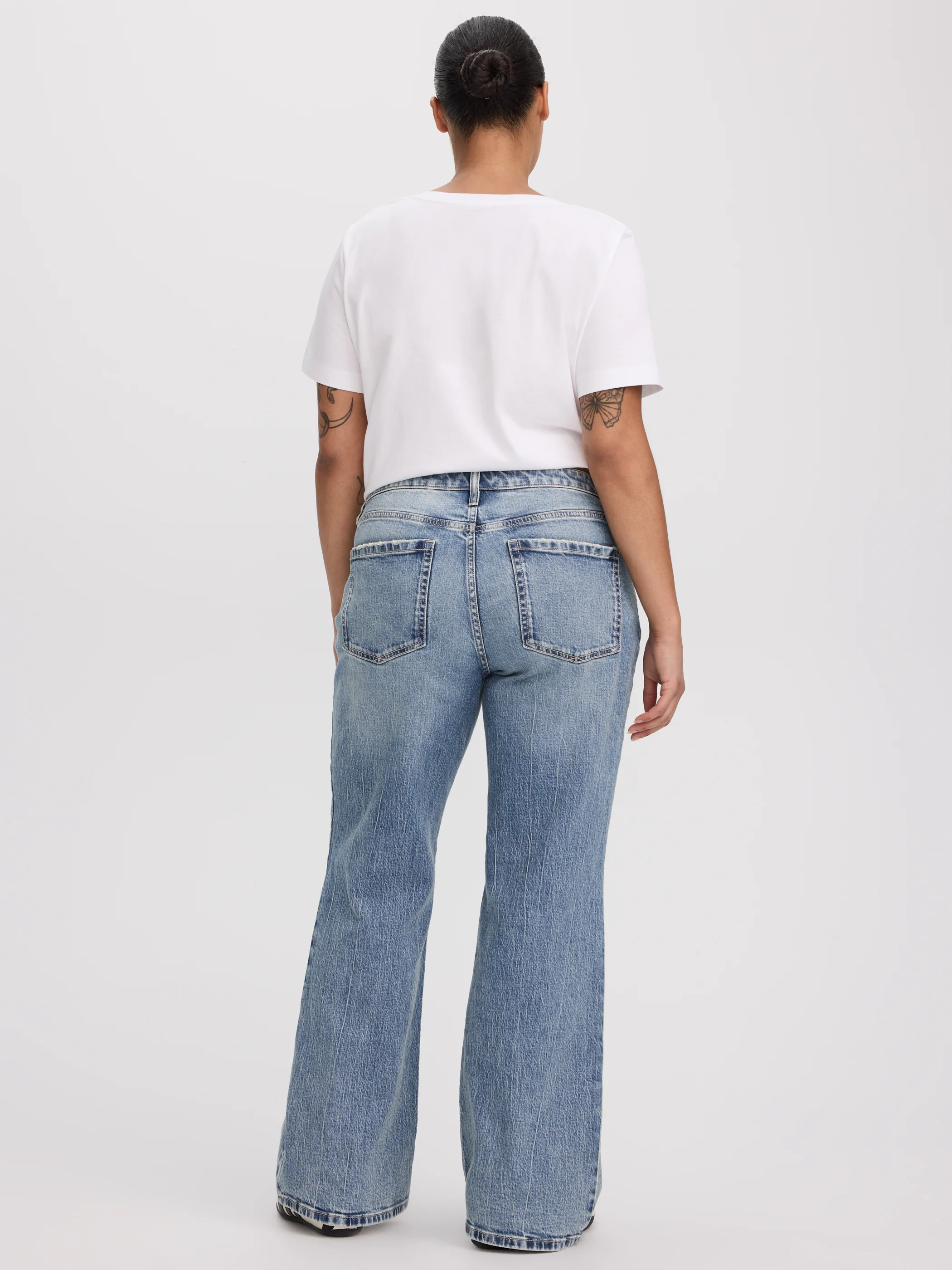 Flare-Leg Mid-Rise Jean - Curvy Fit - Image 5
