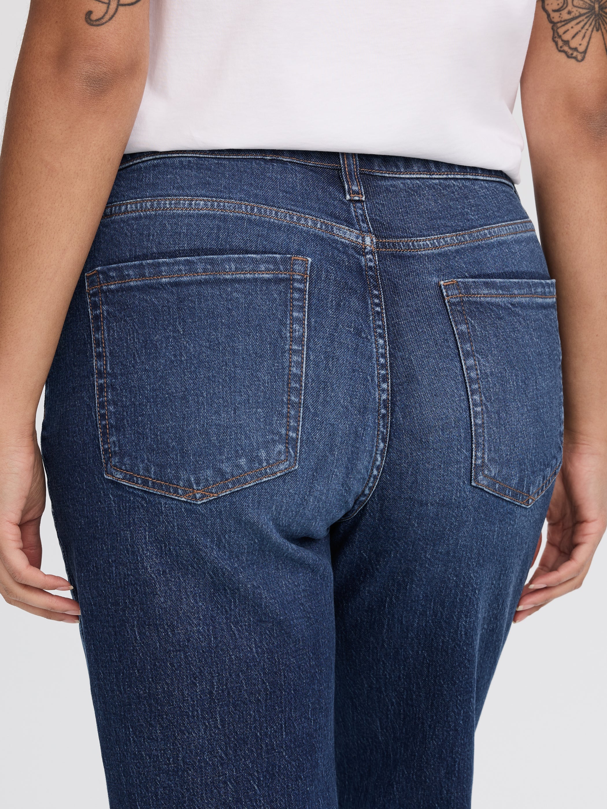 Flare-Leg Mid-Rise Jean - Curvy Fit - Image 9