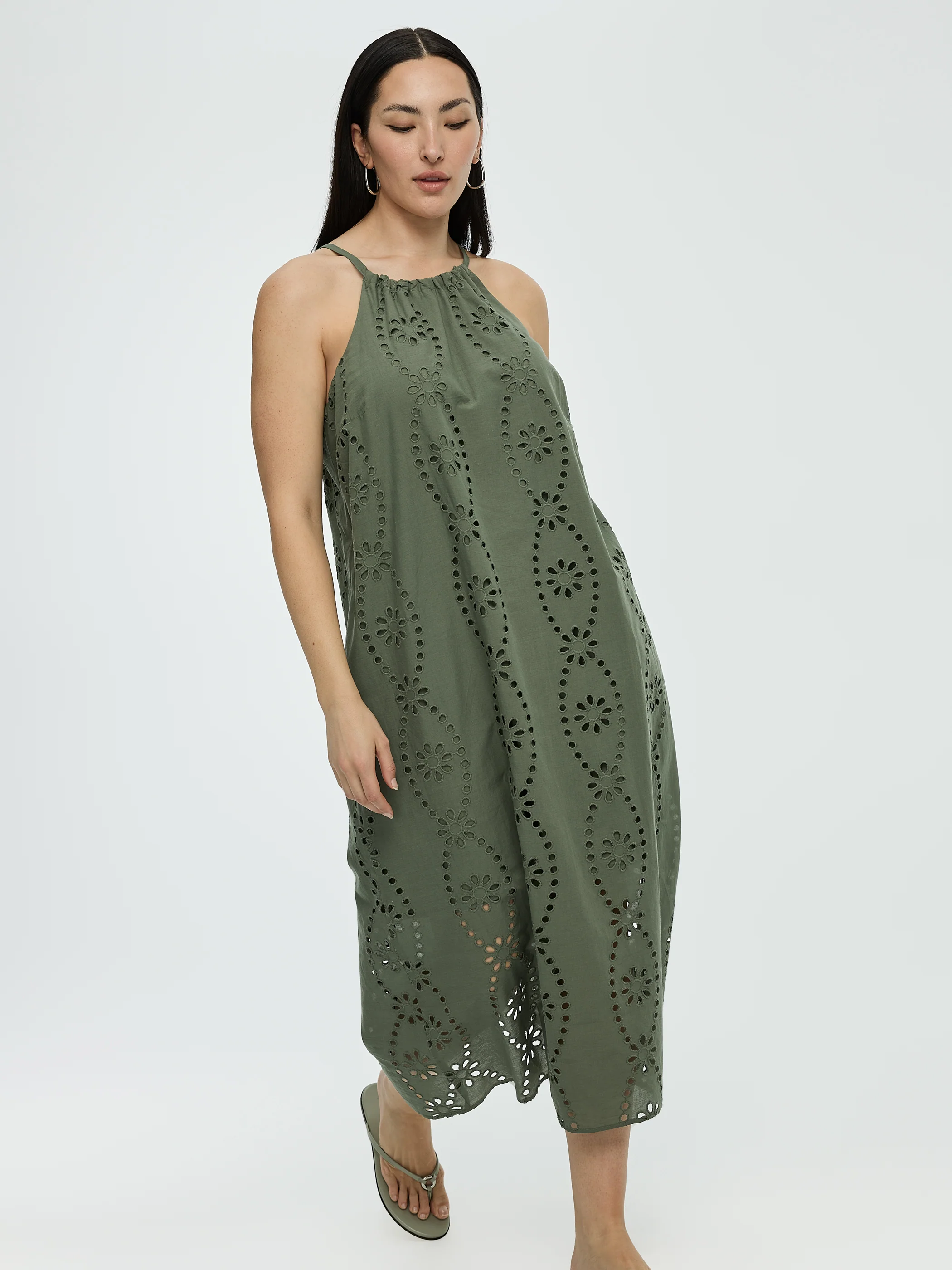 Sleeveless Maxi Dress with Halter Neckline - Image 4
