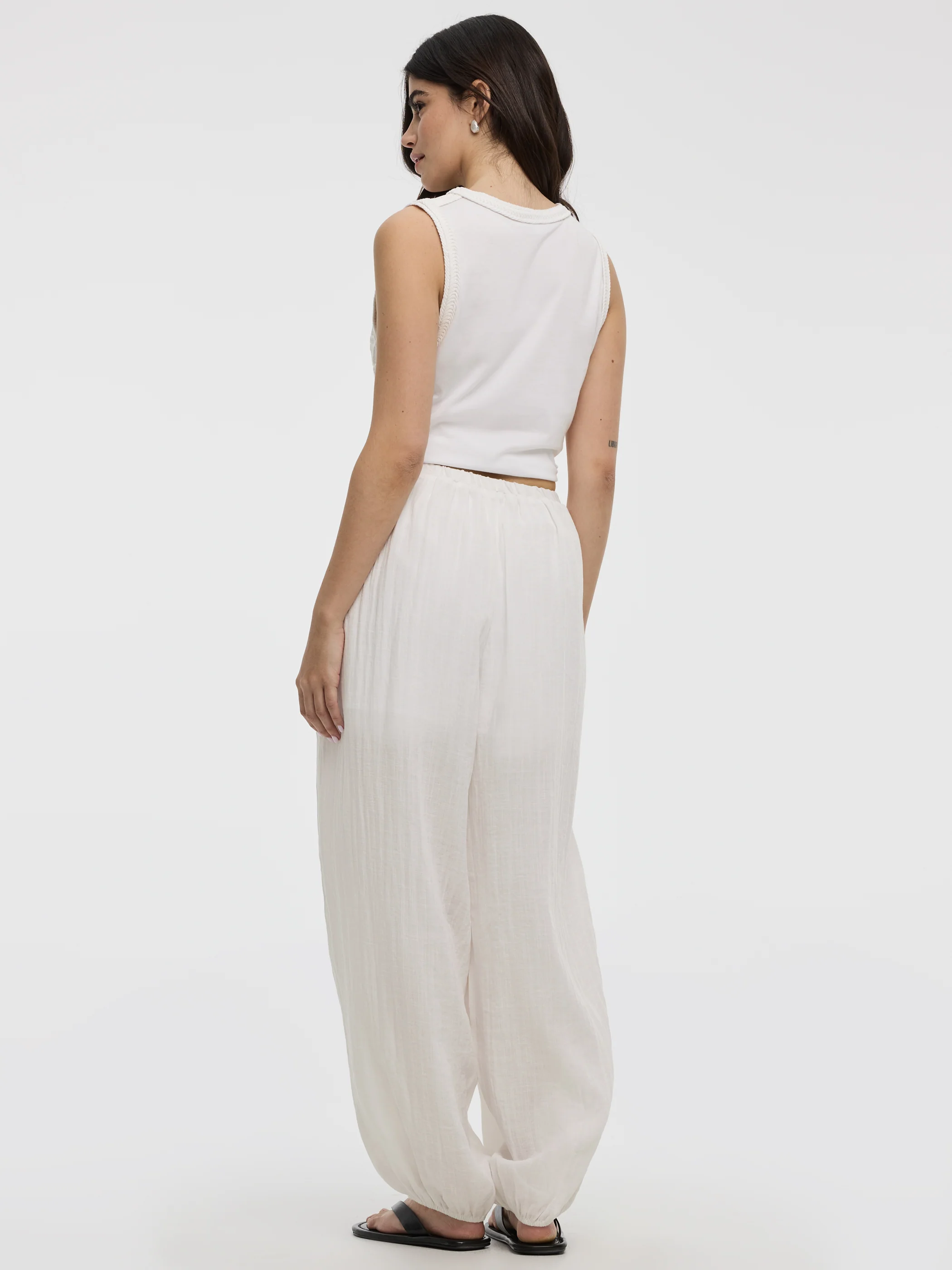 High-Rise Flowy Balloon Pant - Image 4