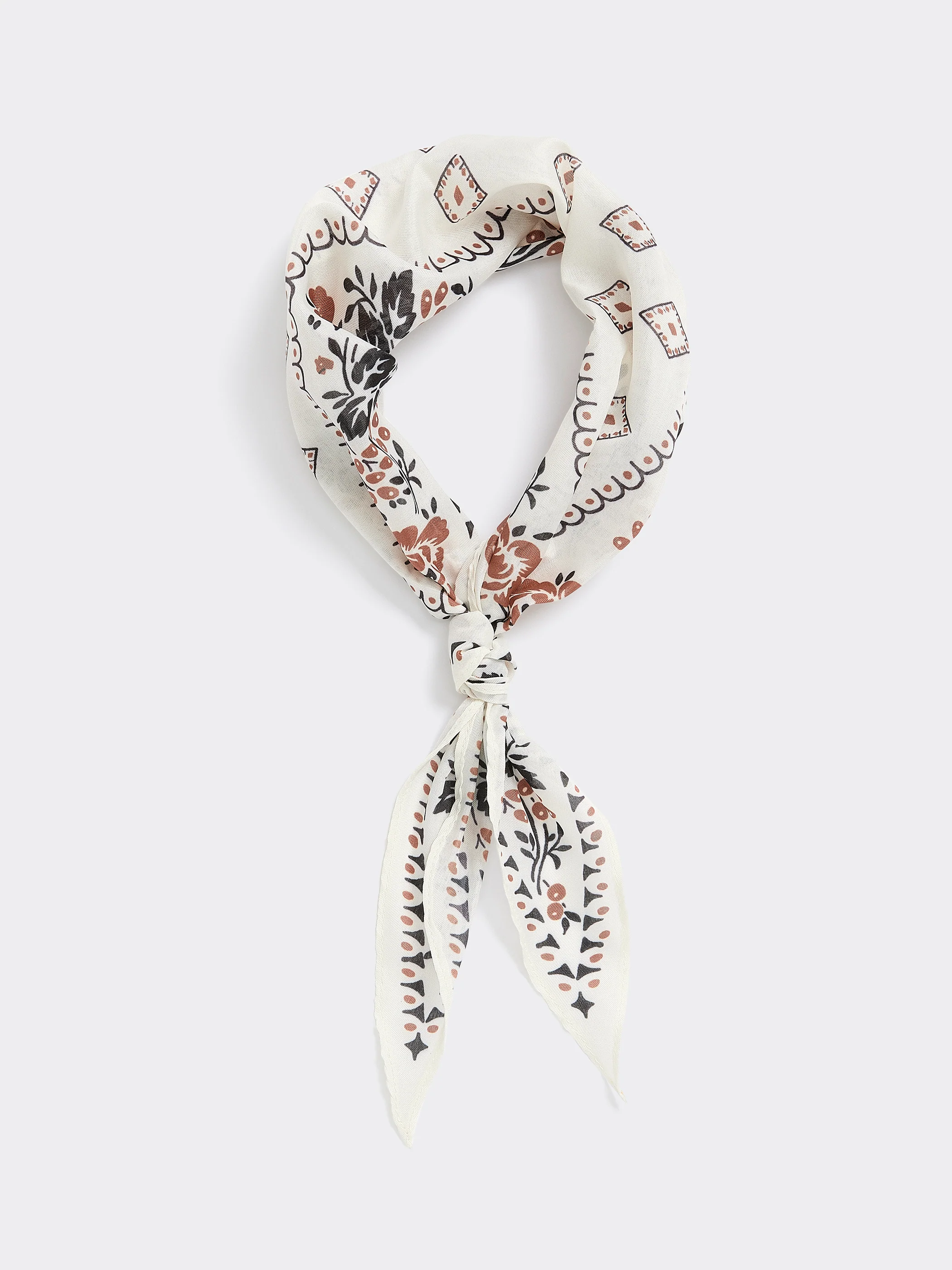 Diamond-Shaped Scarf with Print - Image 3