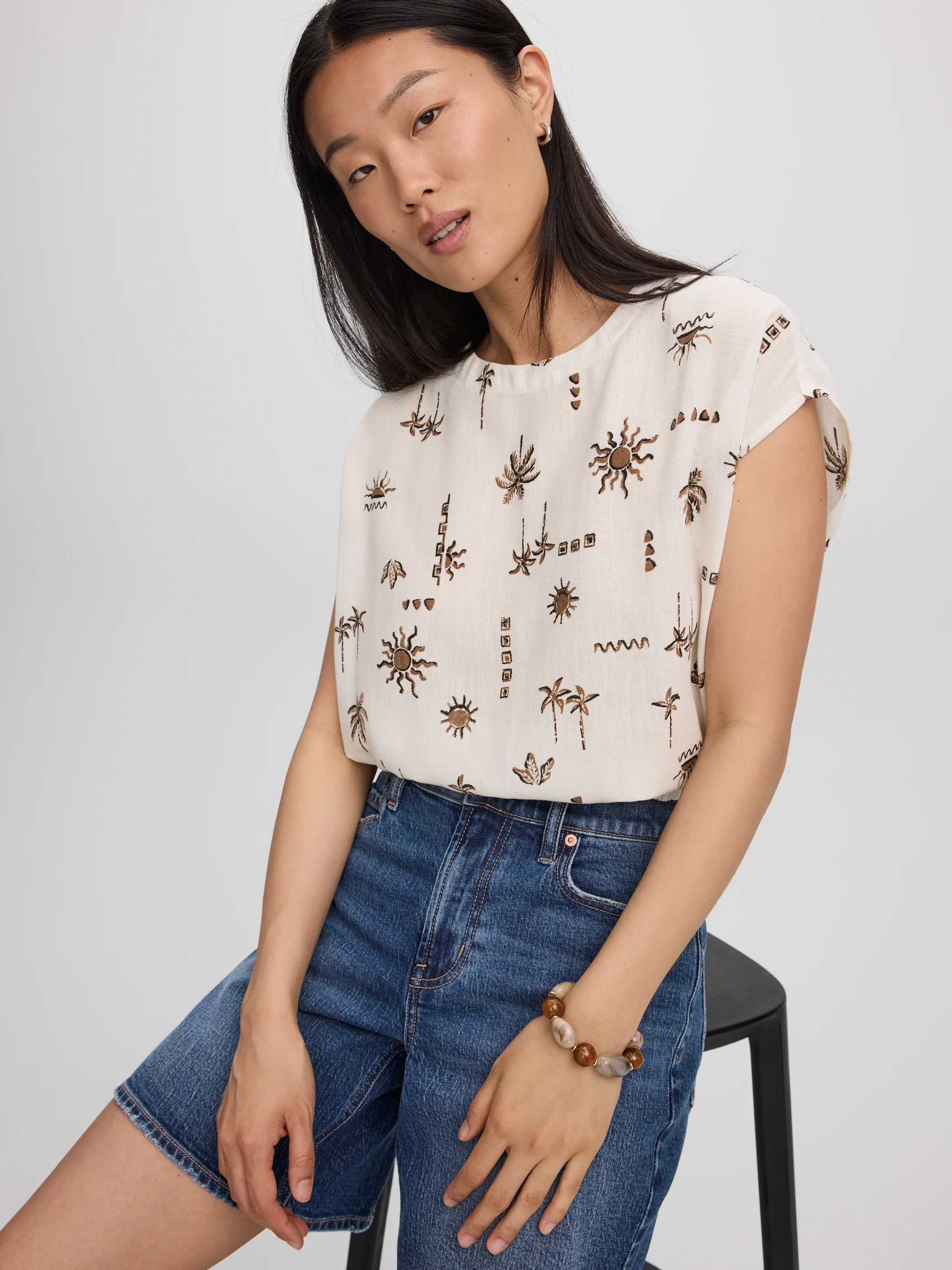 Extended-Sleeve Crew-Neck Blouse with Elasticated Hem - Image 8